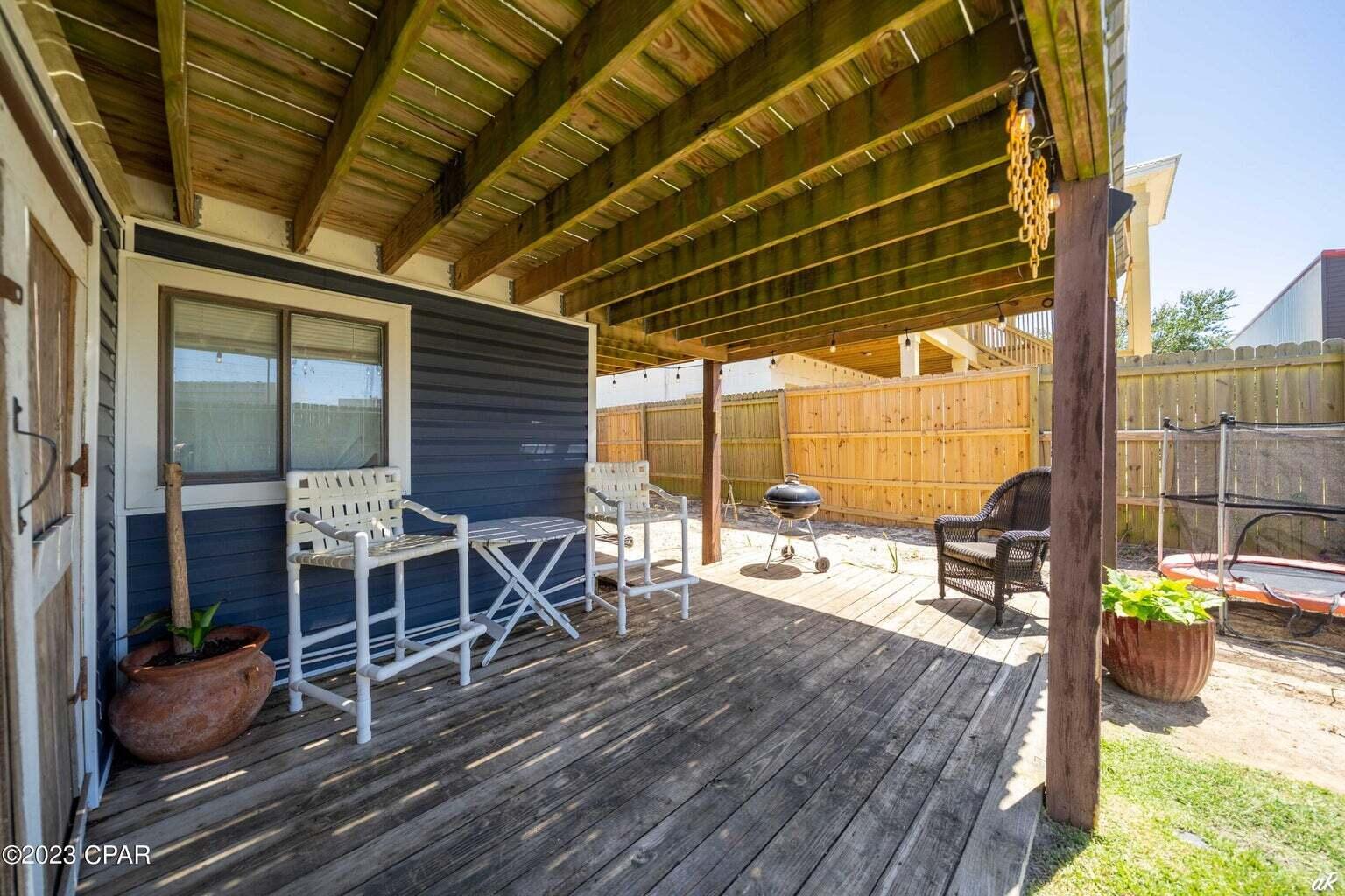 HOLIDAY BEACH UNIT 14 - Residential