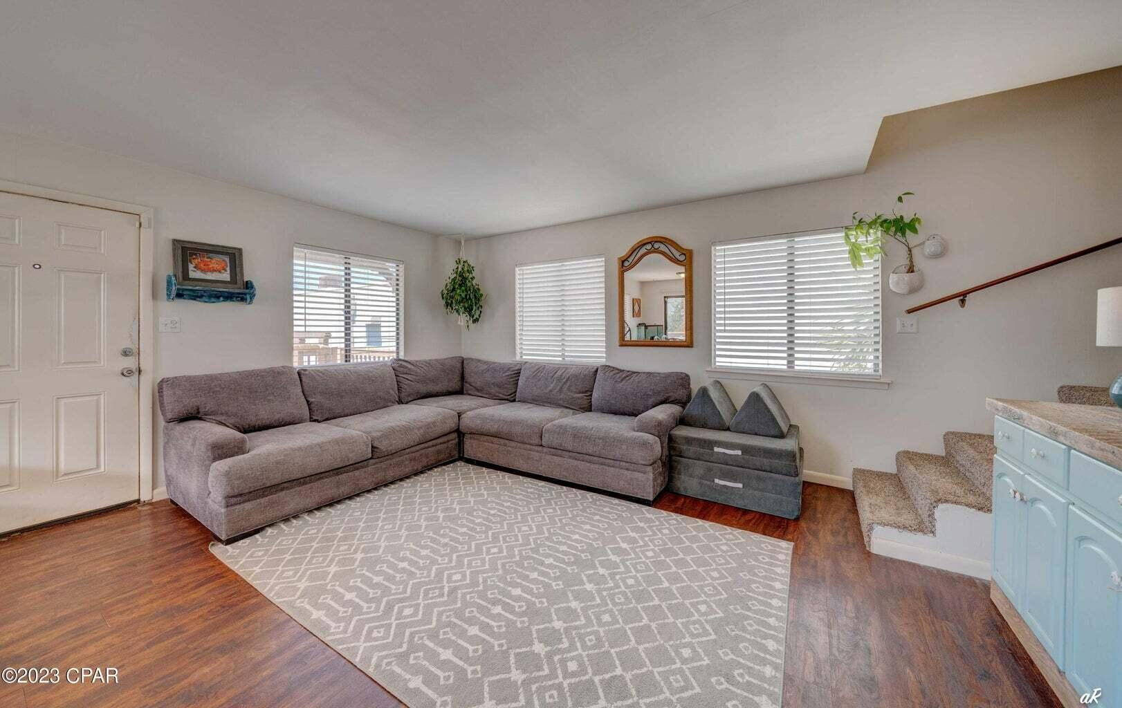 HOLIDAY BEACH UNIT 14 - Residential