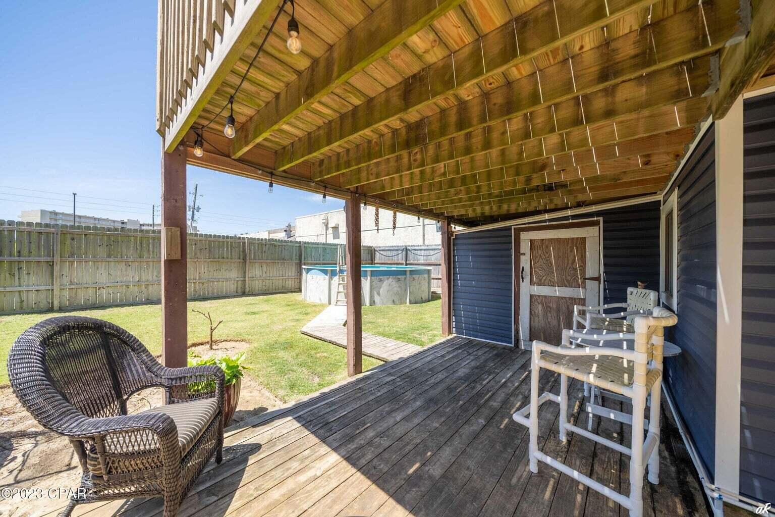 HOLIDAY BEACH UNIT 14 - Residential