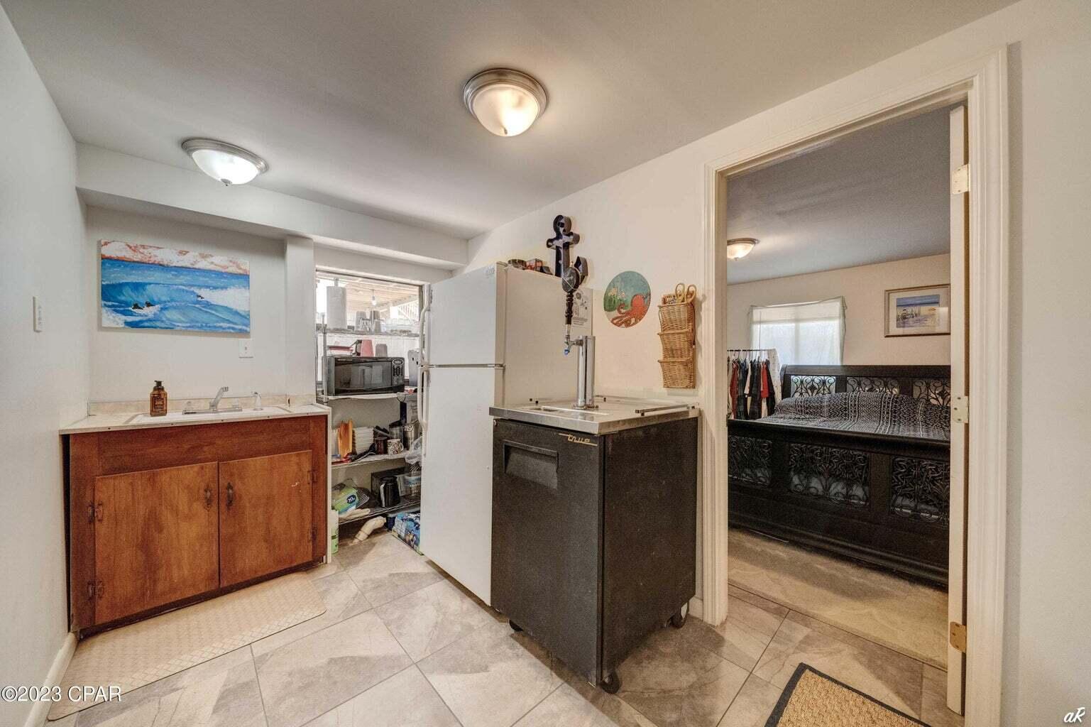 HOLIDAY BEACH UNIT 14 - Residential
