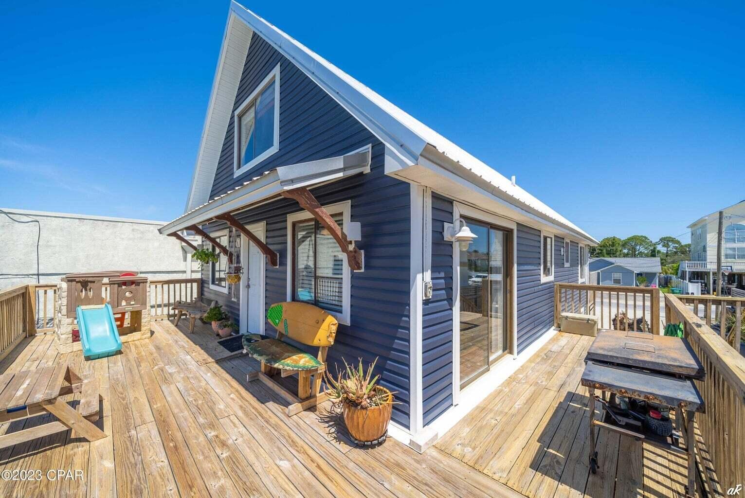 HOLIDAY BEACH UNIT 14 - Residential