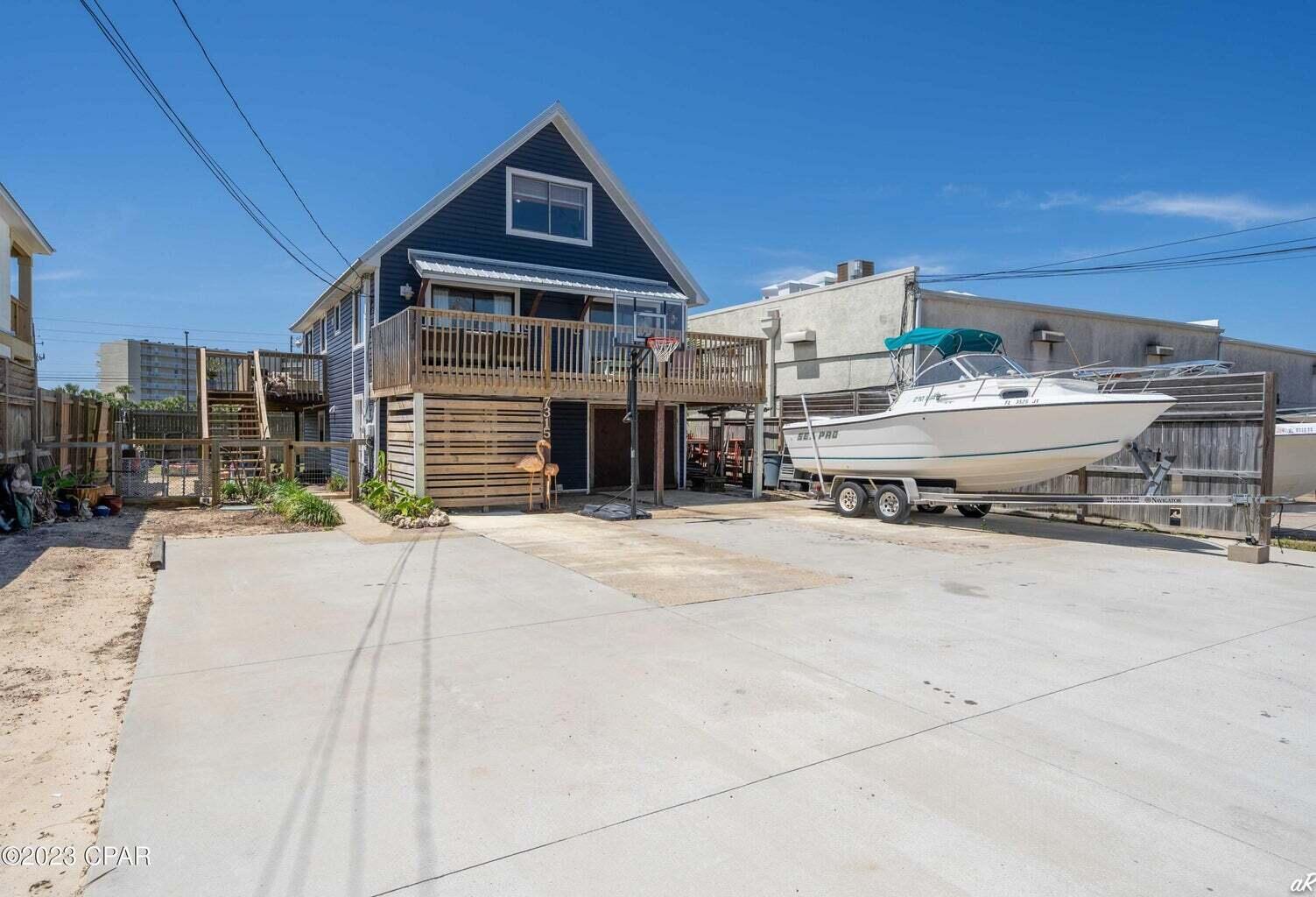 HOLIDAY BEACH UNIT 14 - Residential