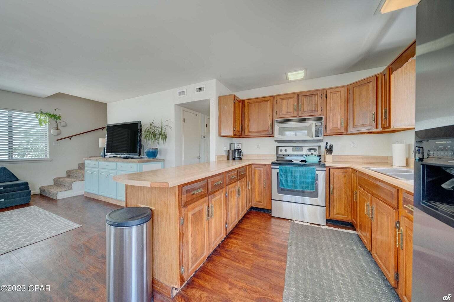 HOLIDAY BEACH UNIT 14 - Residential