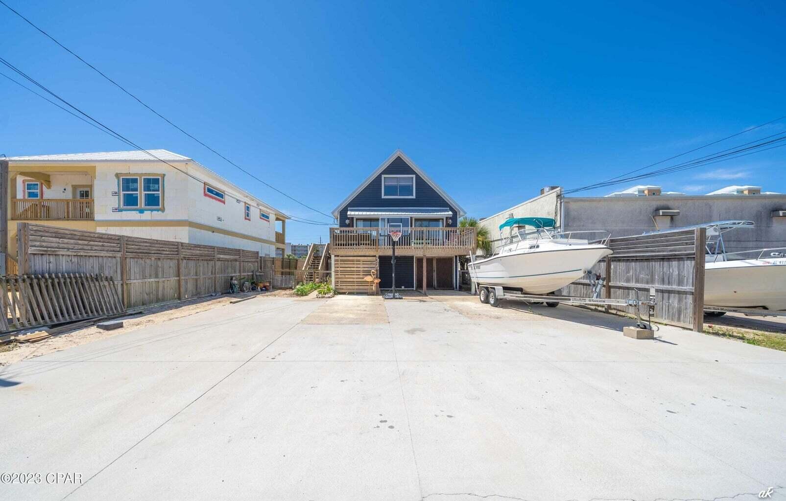 HOLIDAY BEACH UNIT 14 - Residential