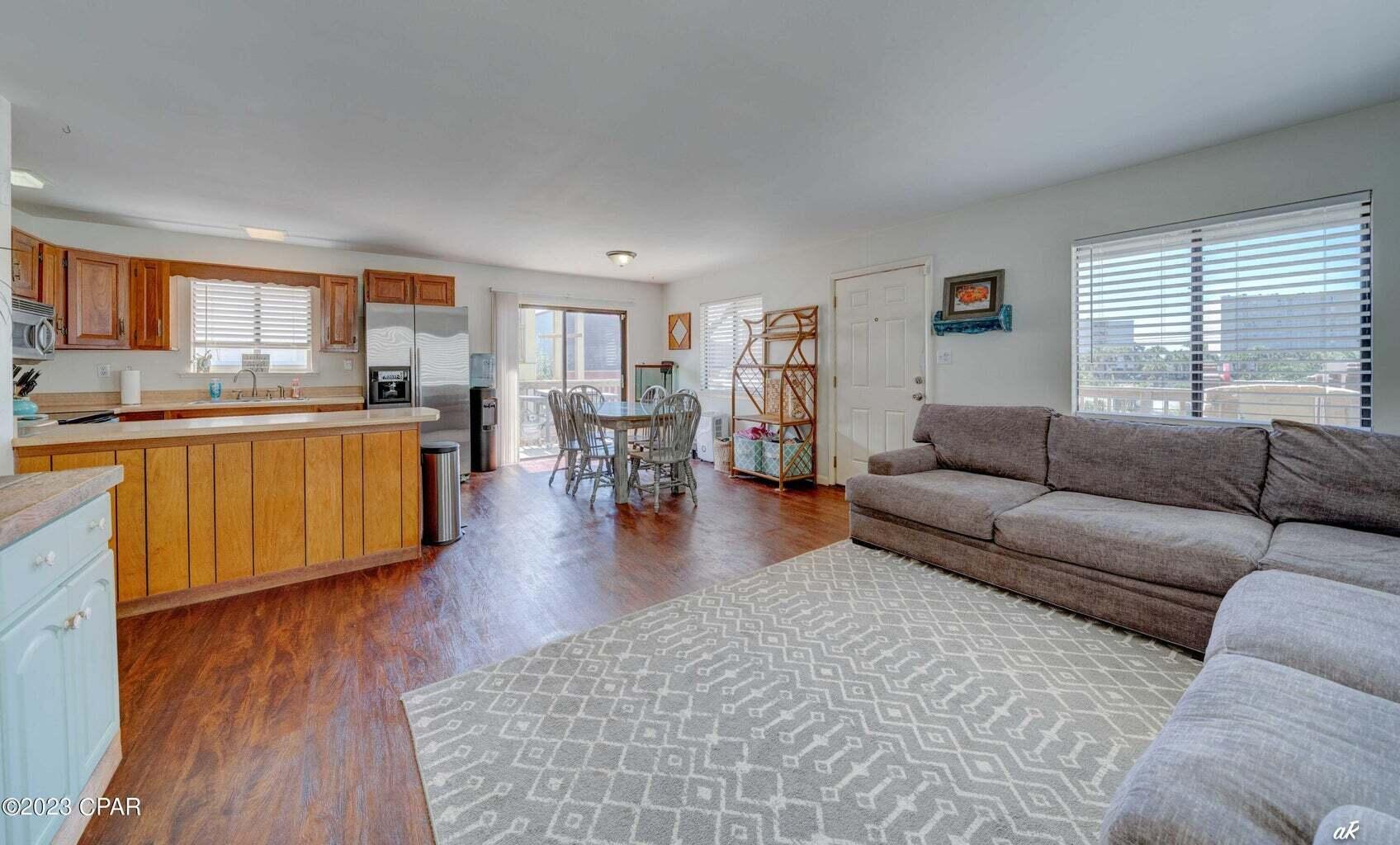HOLIDAY BEACH UNIT 14 - Residential
