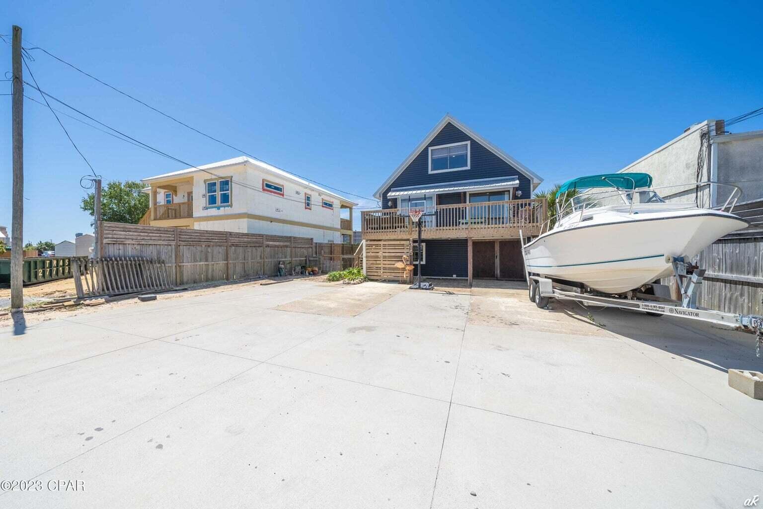HOLIDAY BEACH UNIT 14 - Residential