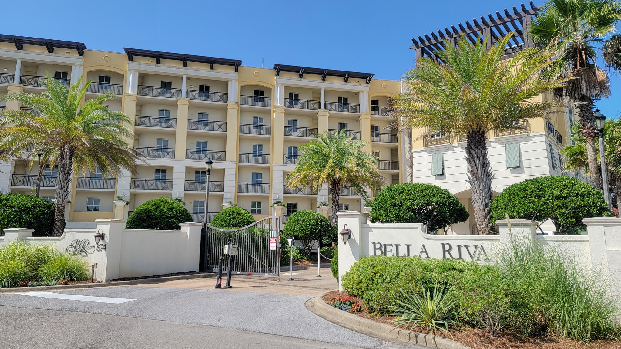 BELLA RIVA - Residential