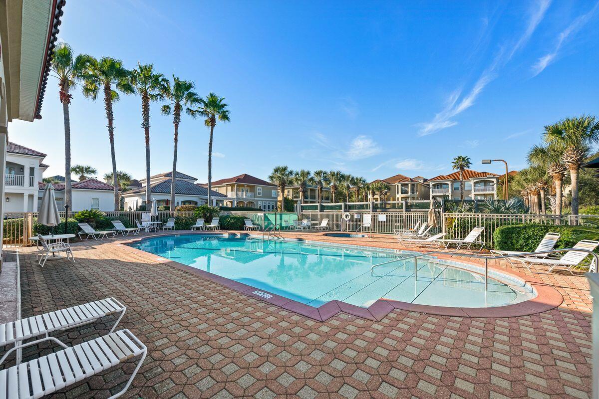 LA VALENCIA BEACH RESORT - Residential