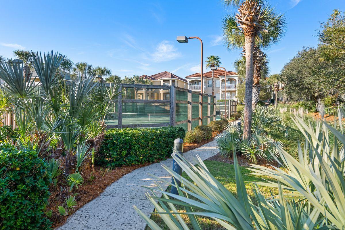 LA VALENCIA BEACH RESORT - Residential