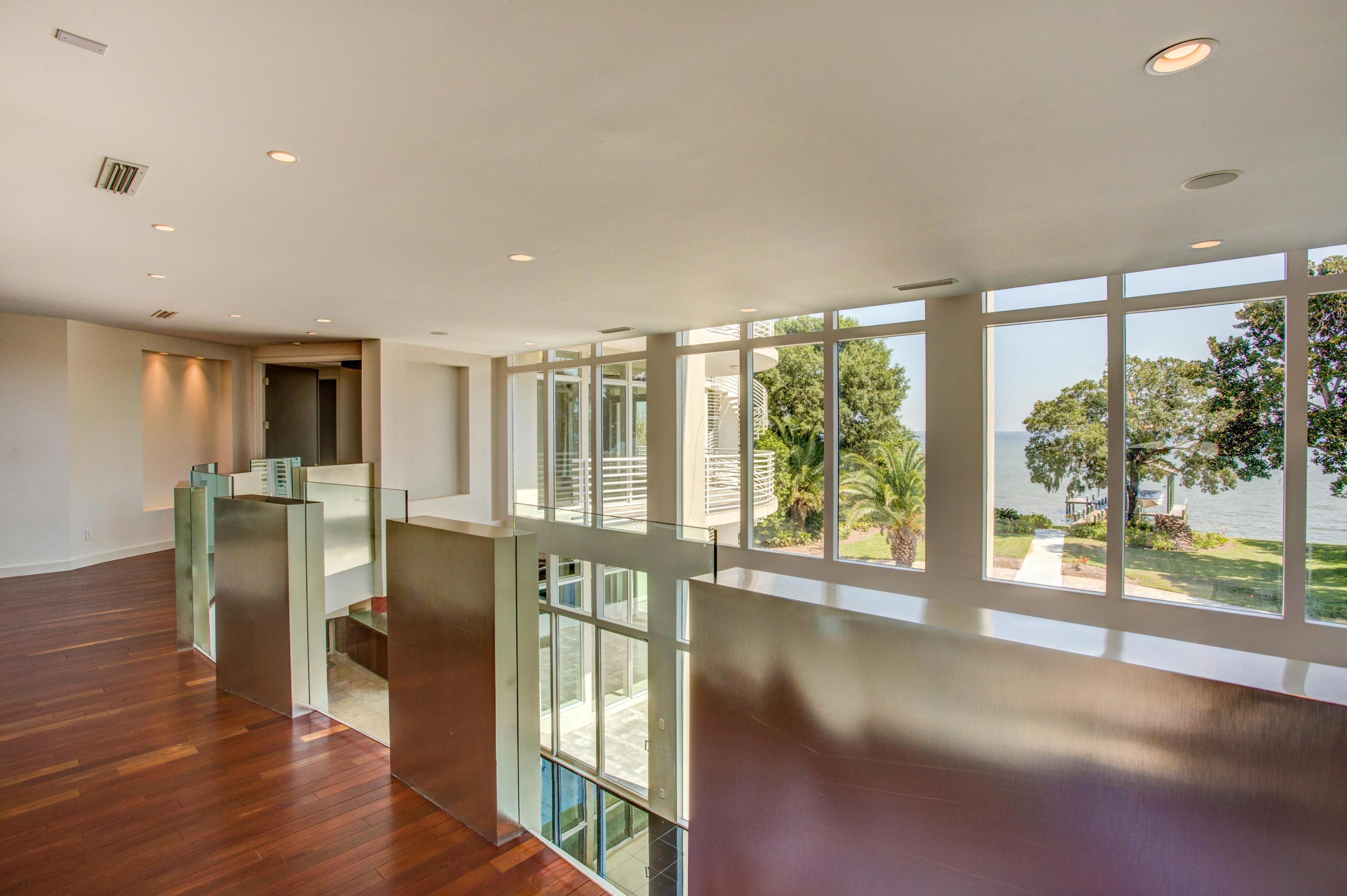 COBBS POINT - Residential
