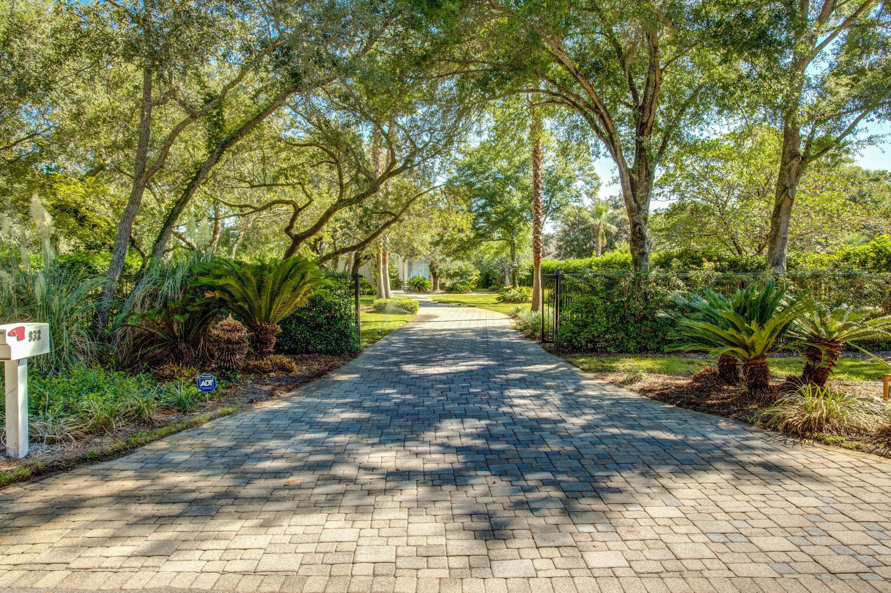 COBBS POINT - Residential