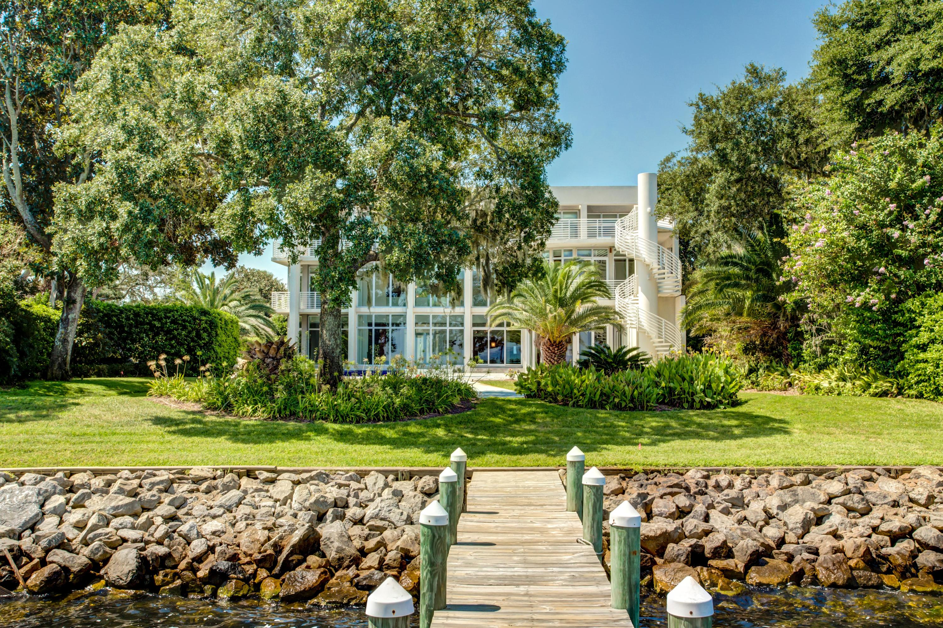 COBBS POINT - Residential