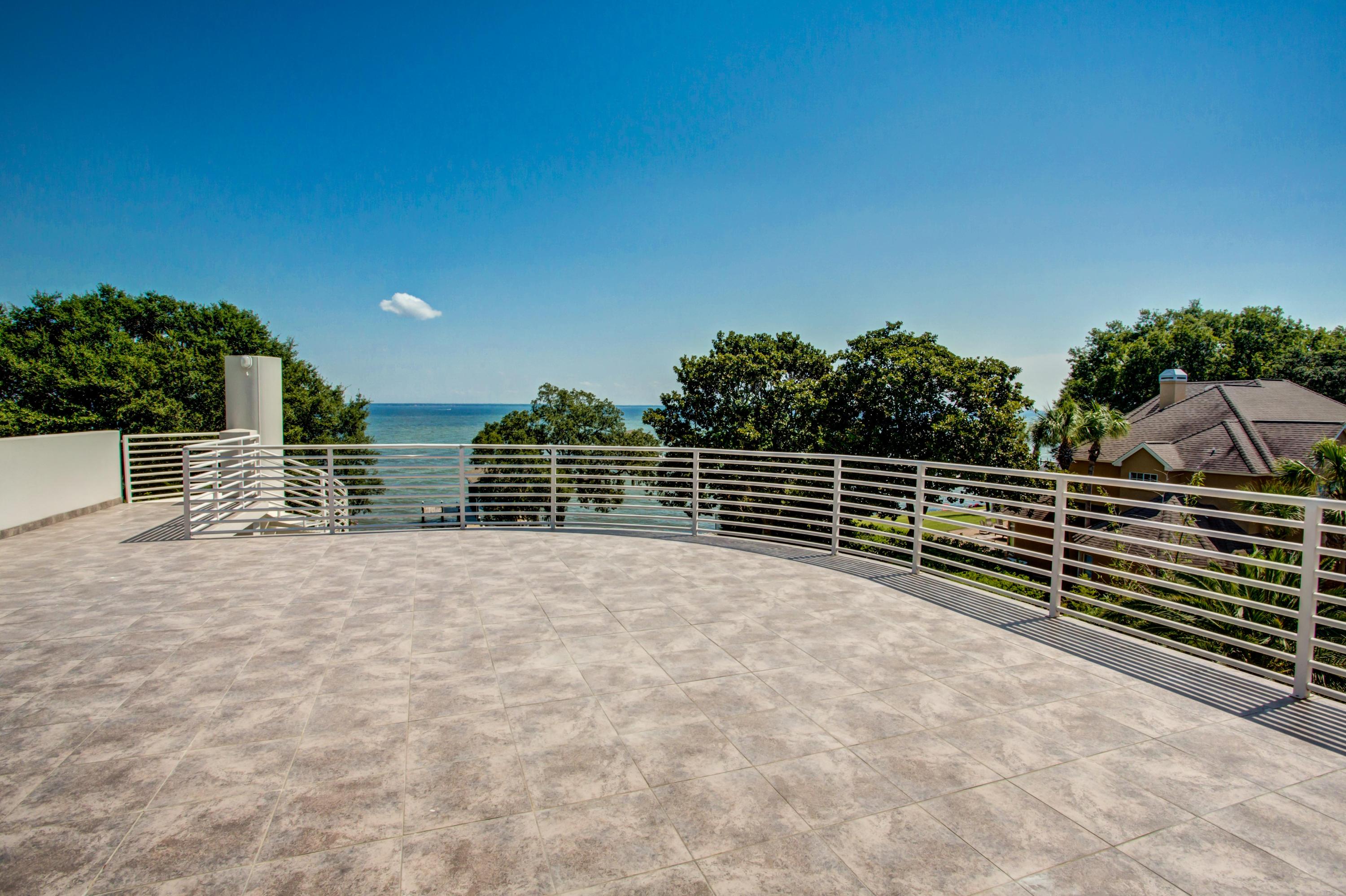 COBBS POINT - Residential