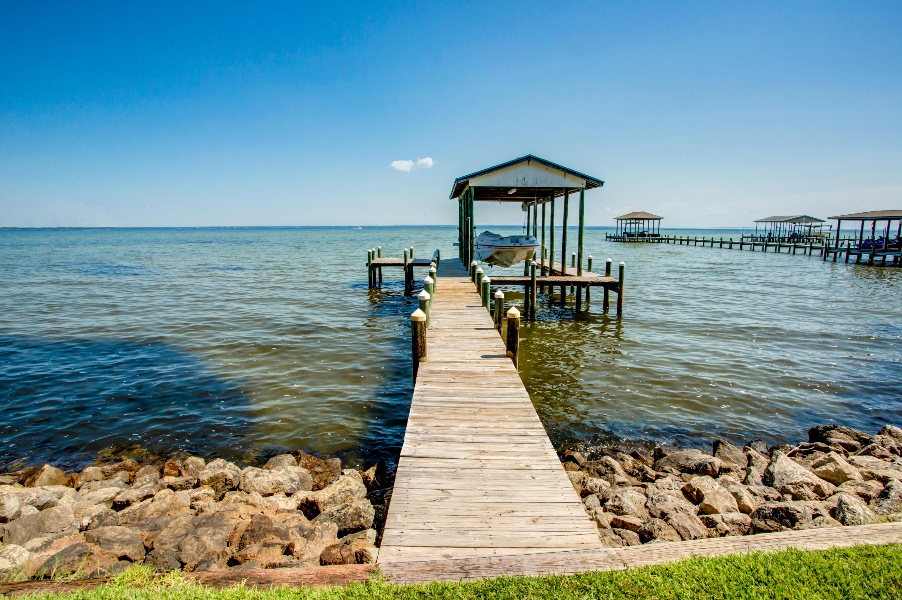 COBBS POINT - Residential