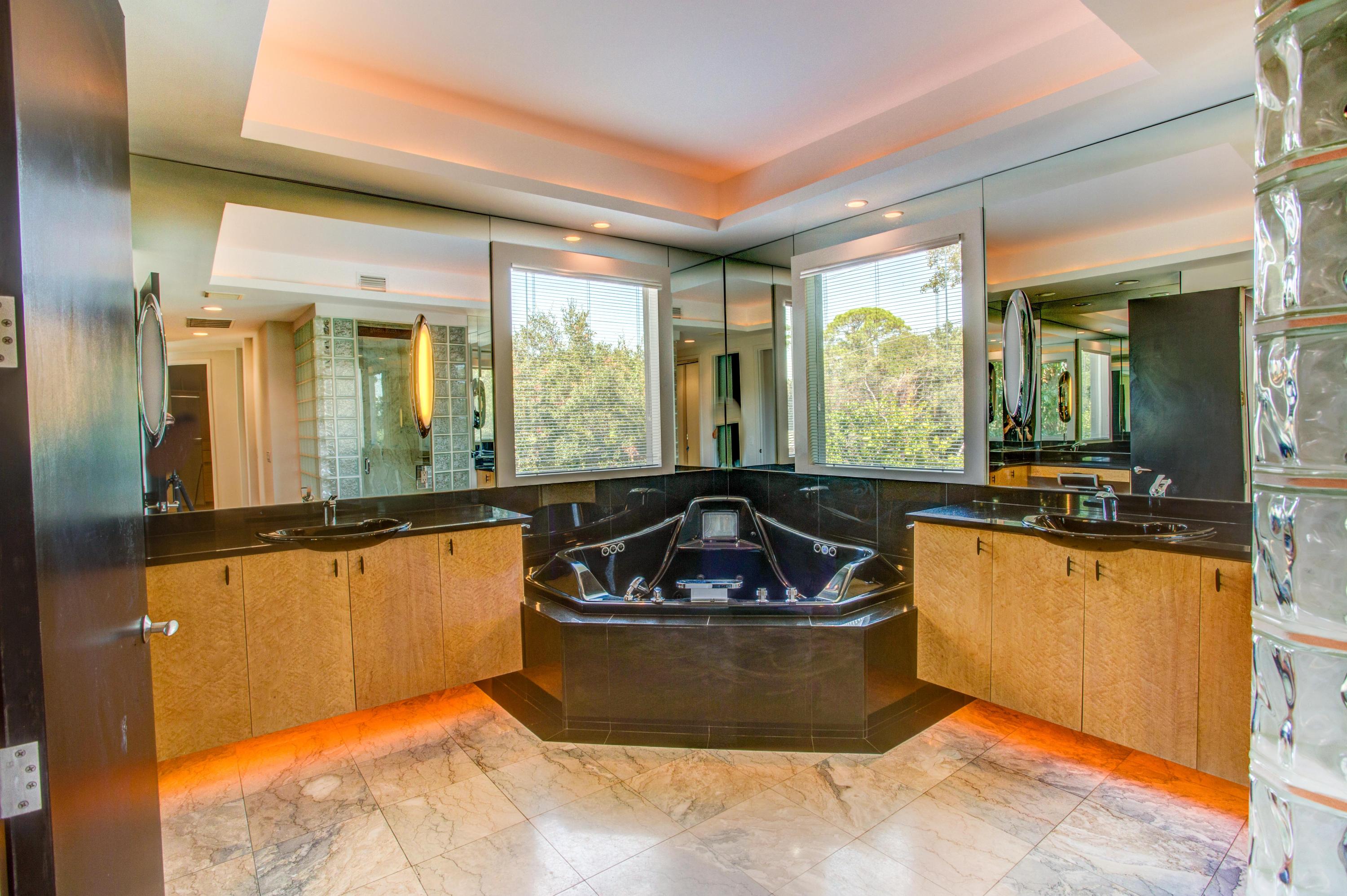 COBBS POINT - Residential