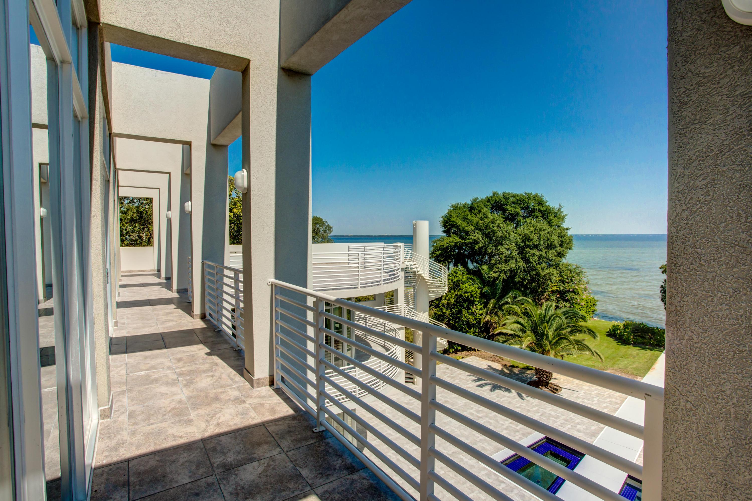 COBBS POINT - Residential
