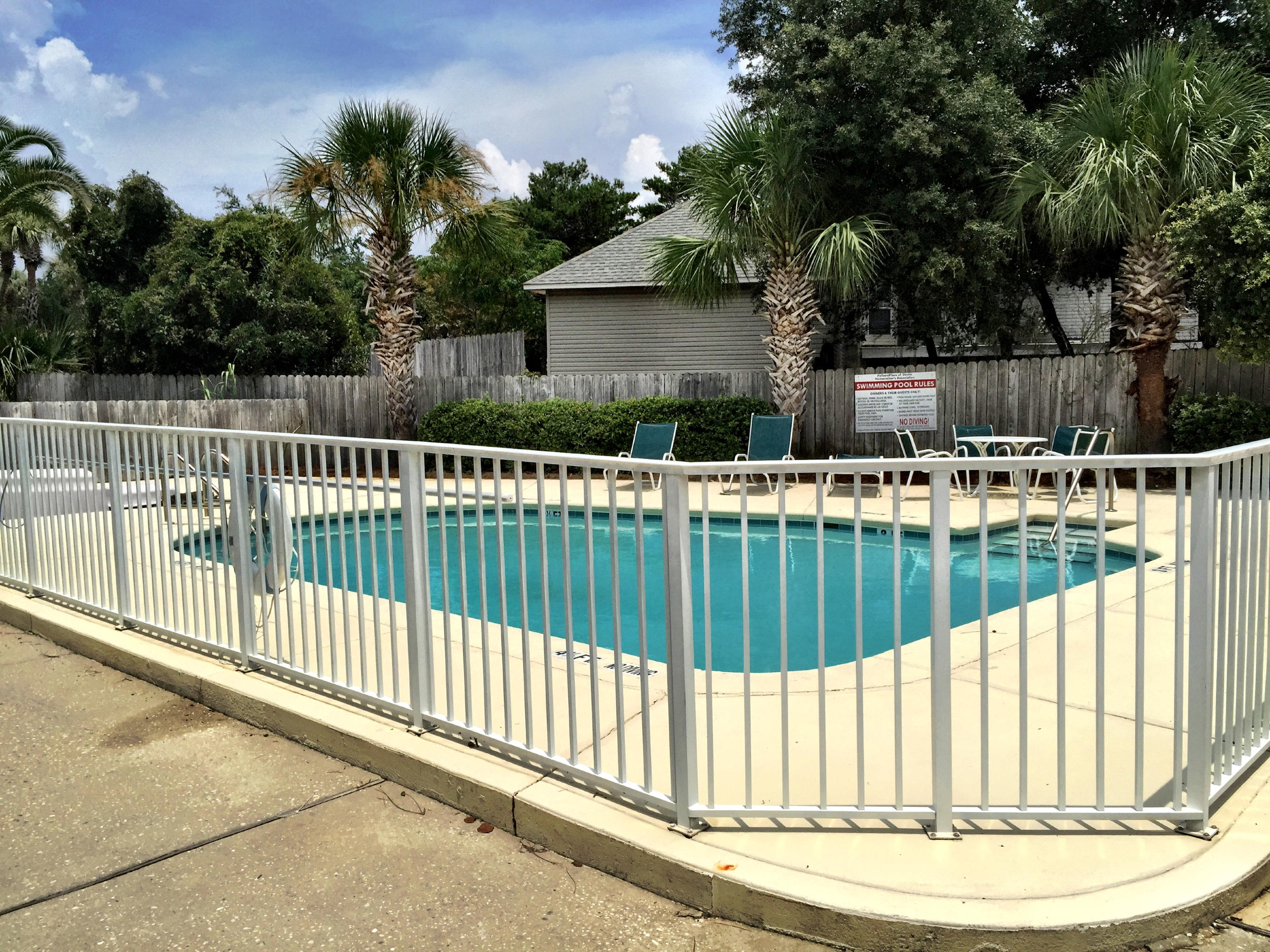 PELICAN PLACE T/H WEST - Residential