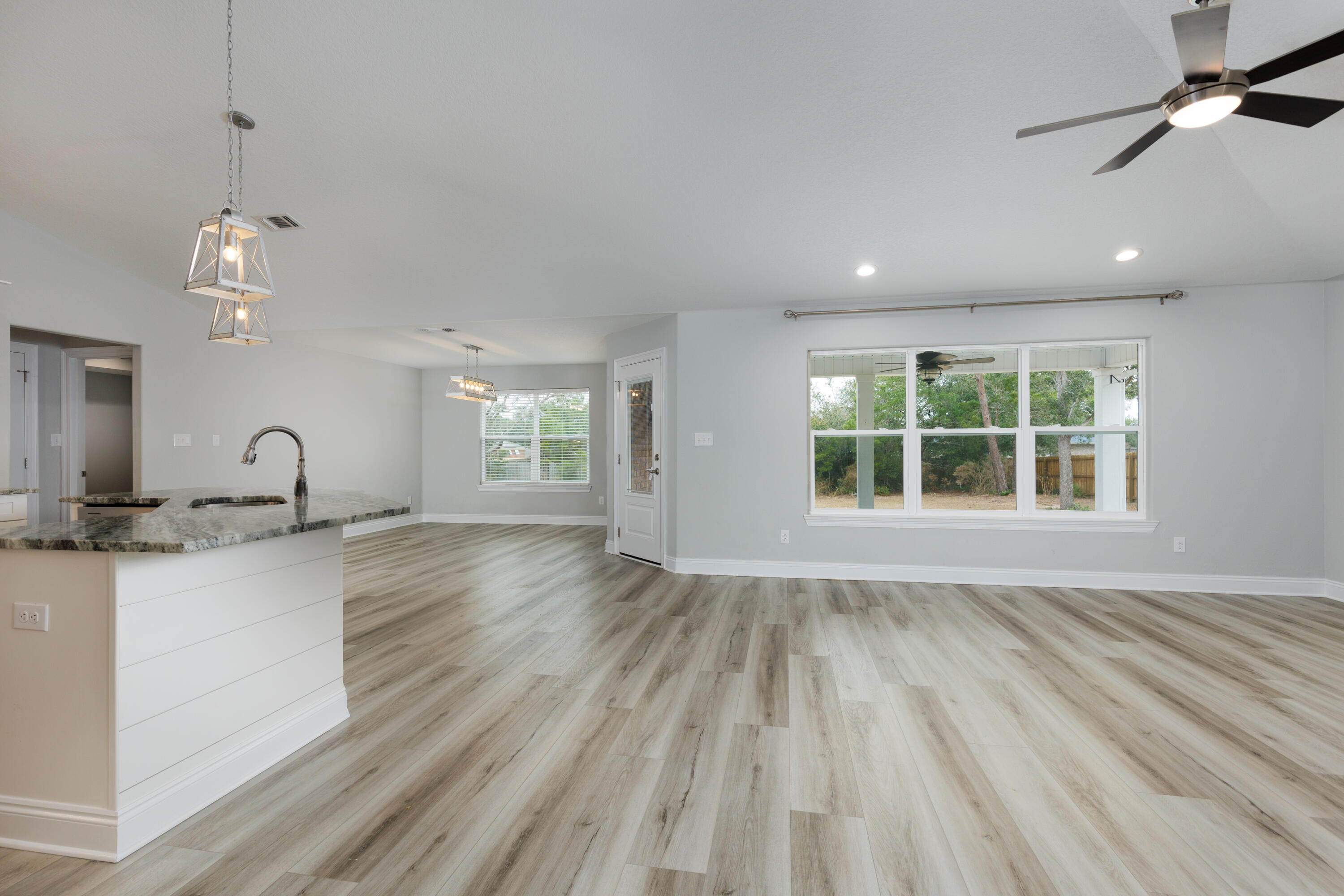 HOLLEY BY THE SEA - Residential