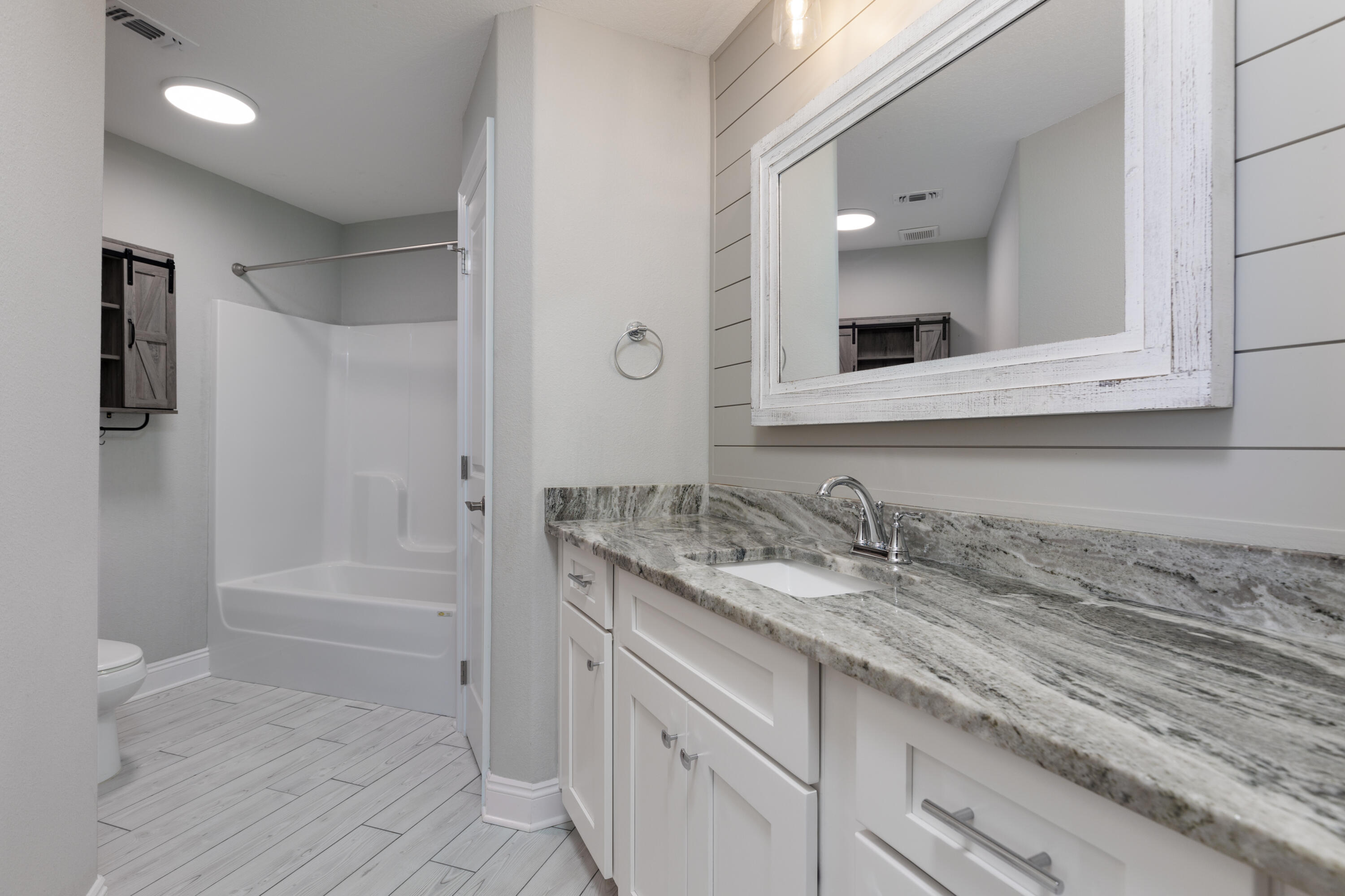 HOLLEY BY THE SEA - Residential