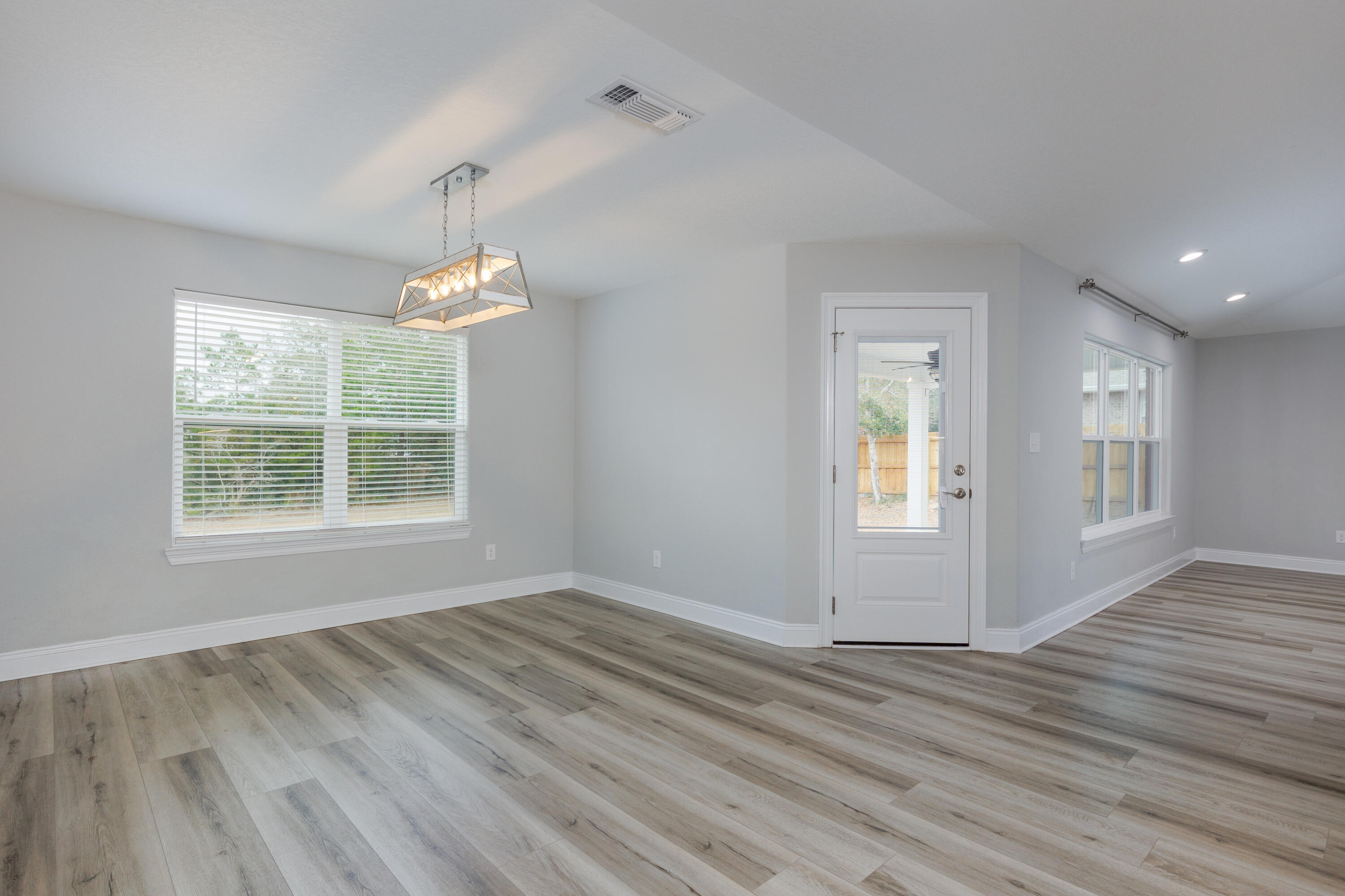 HOLLEY BY THE SEA - Residential