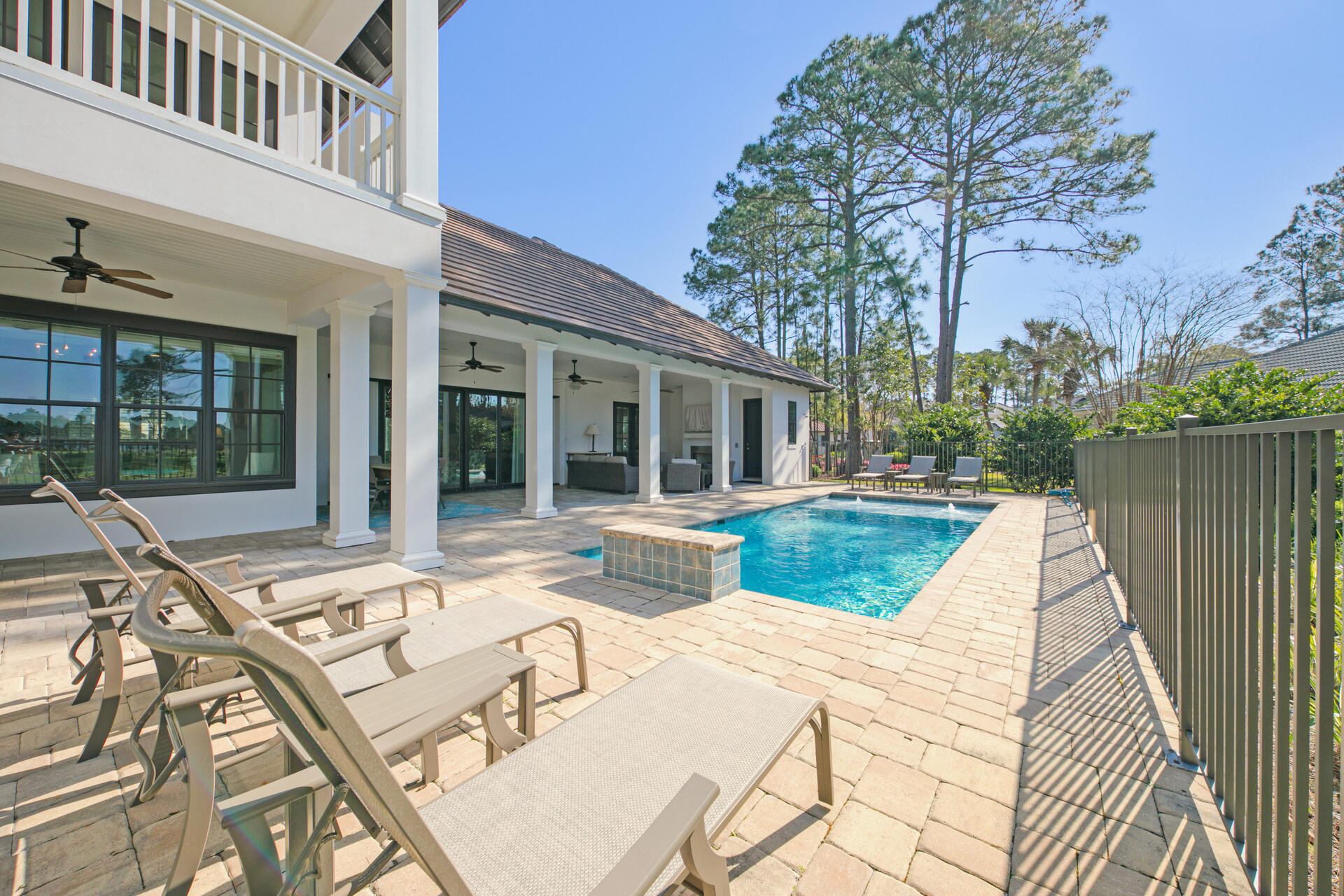 ISLAND GREEN - Residential