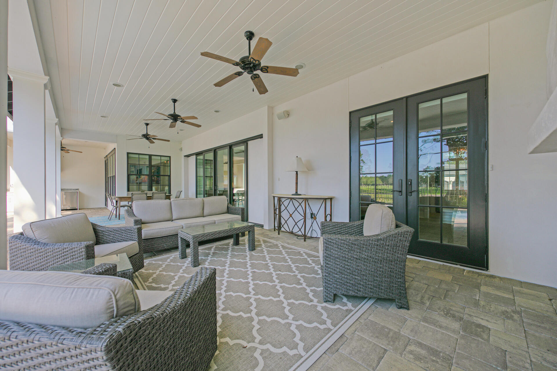 ISLAND GREEN - Residential