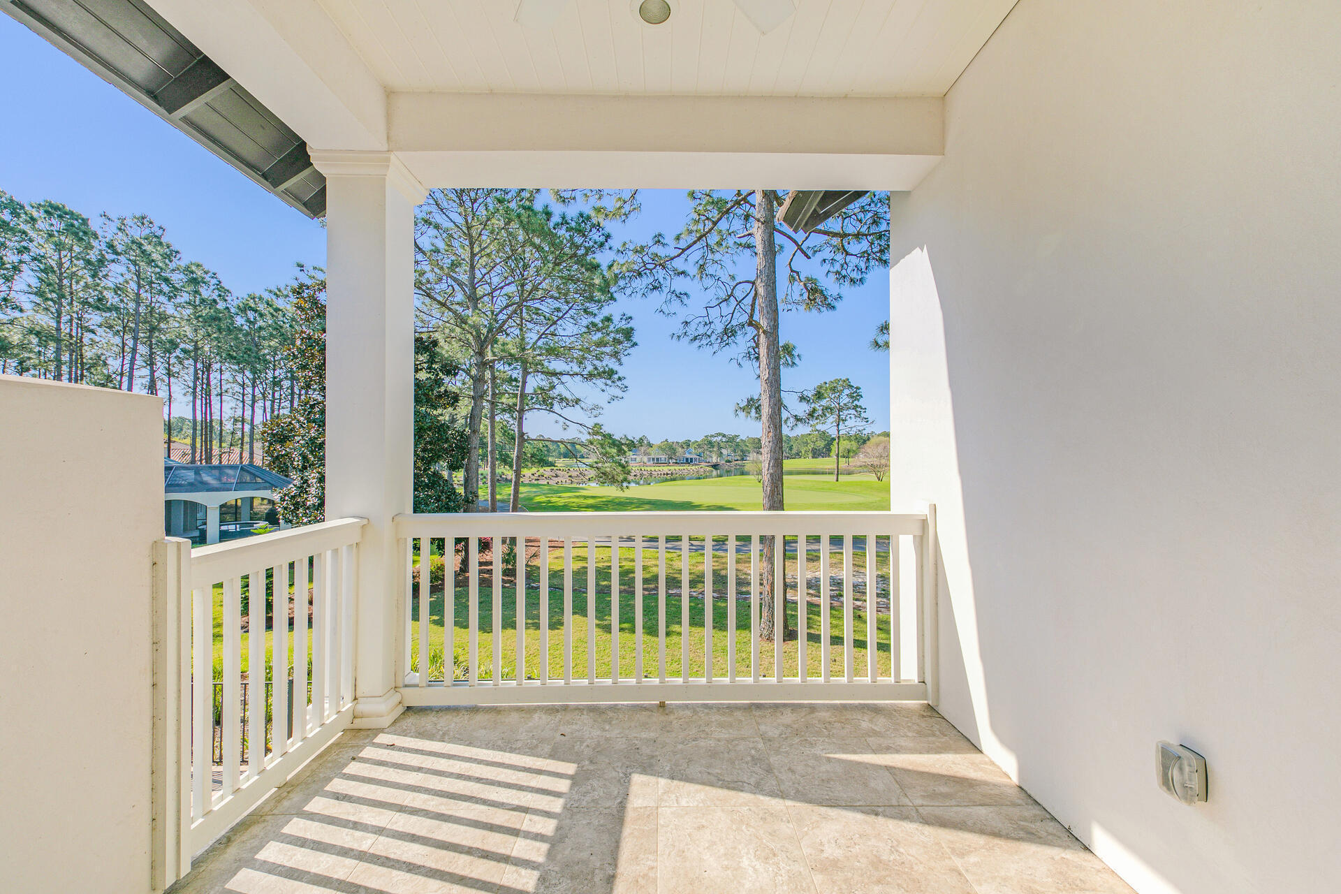 ISLAND GREEN - Residential