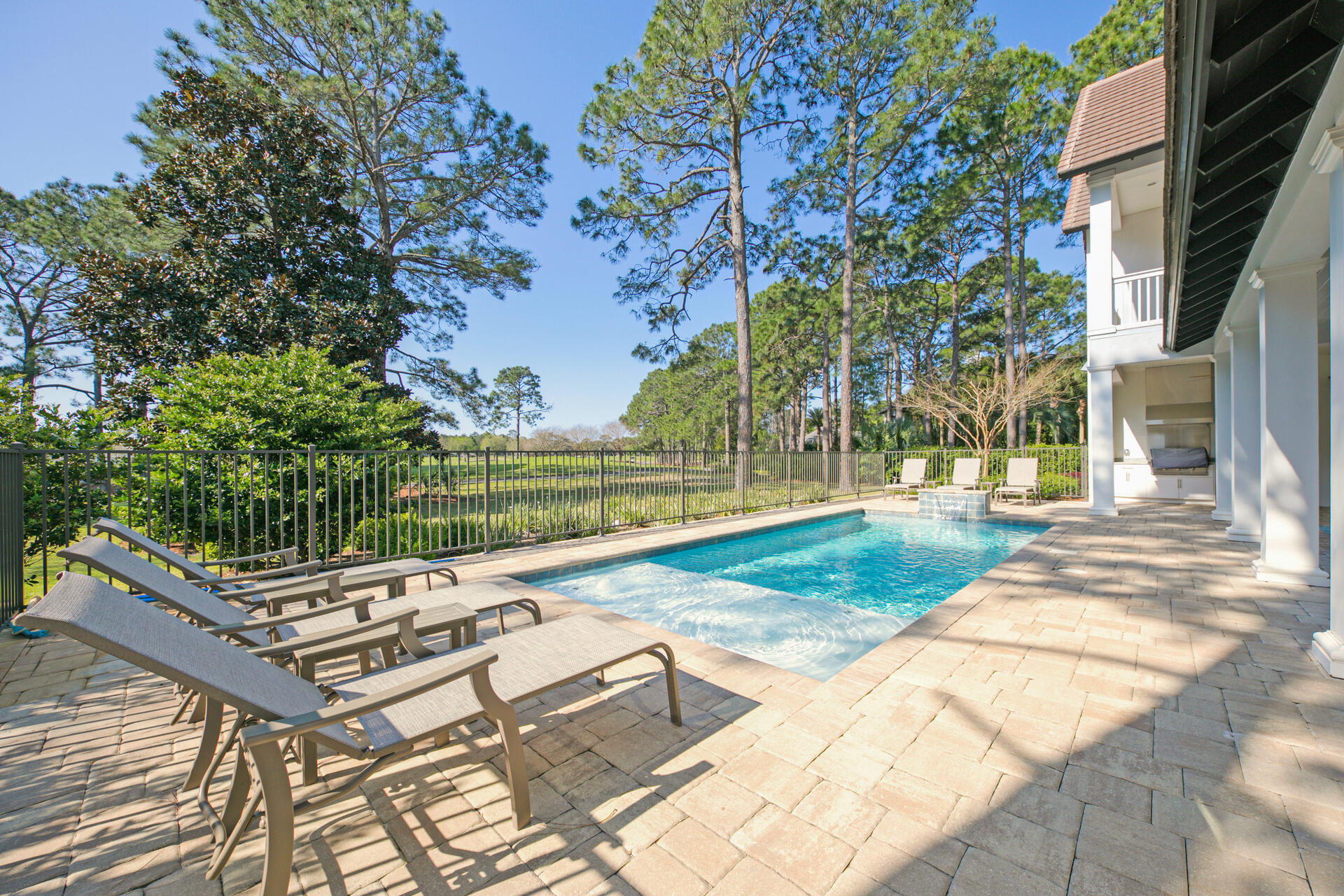 ISLAND GREEN - Residential