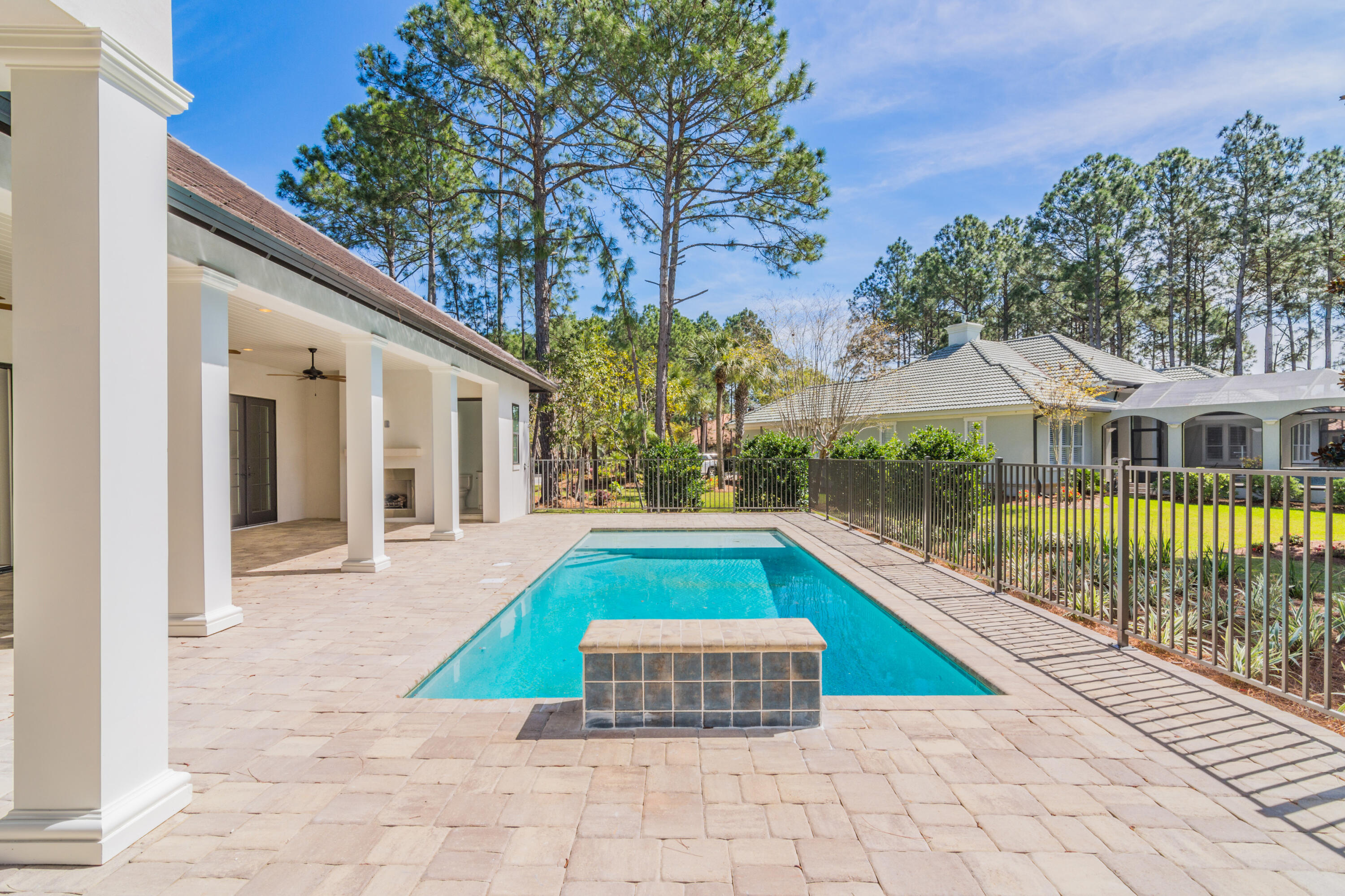 ISLAND GREEN - Residential
