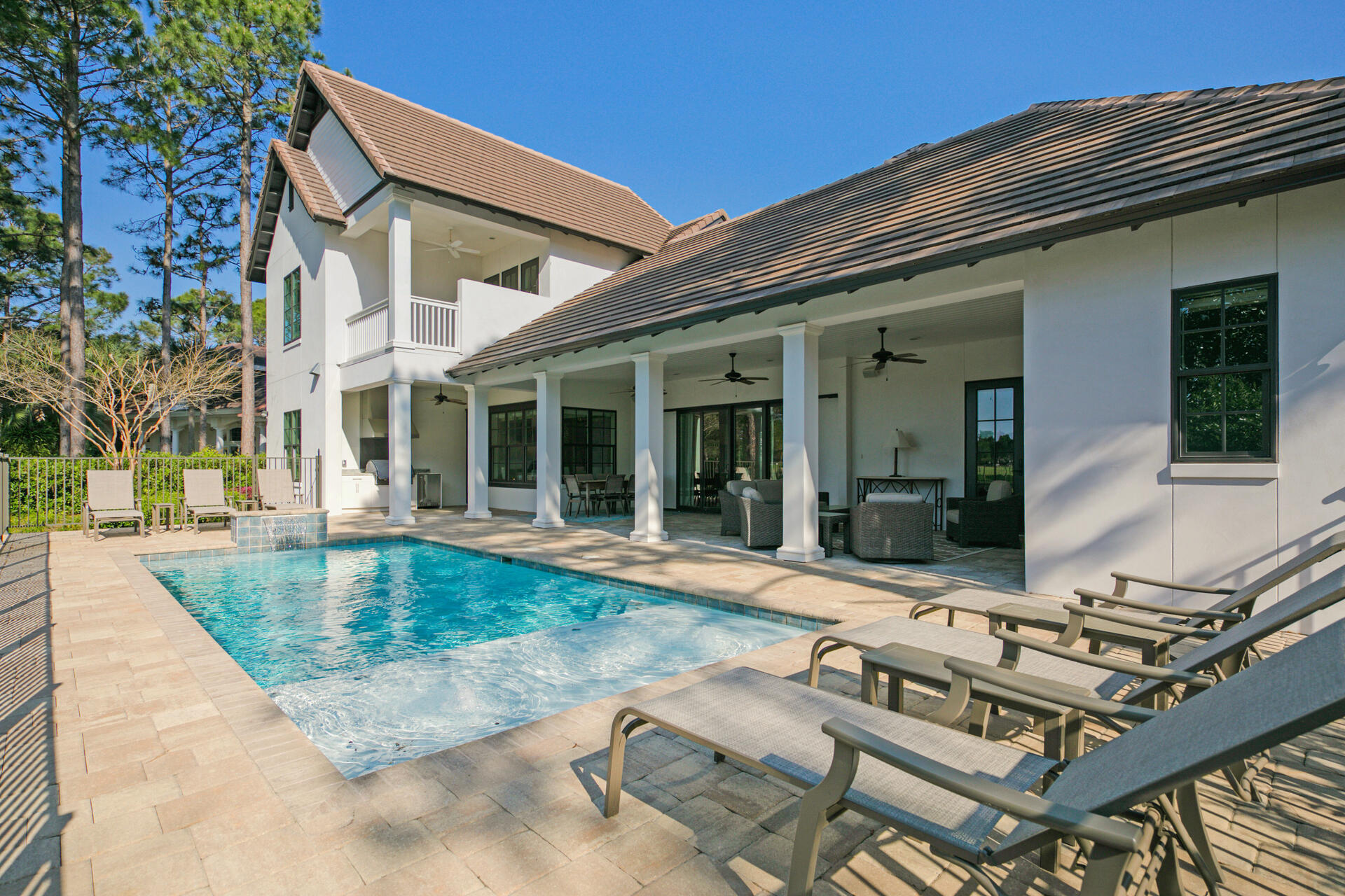 ISLAND GREEN - Residential