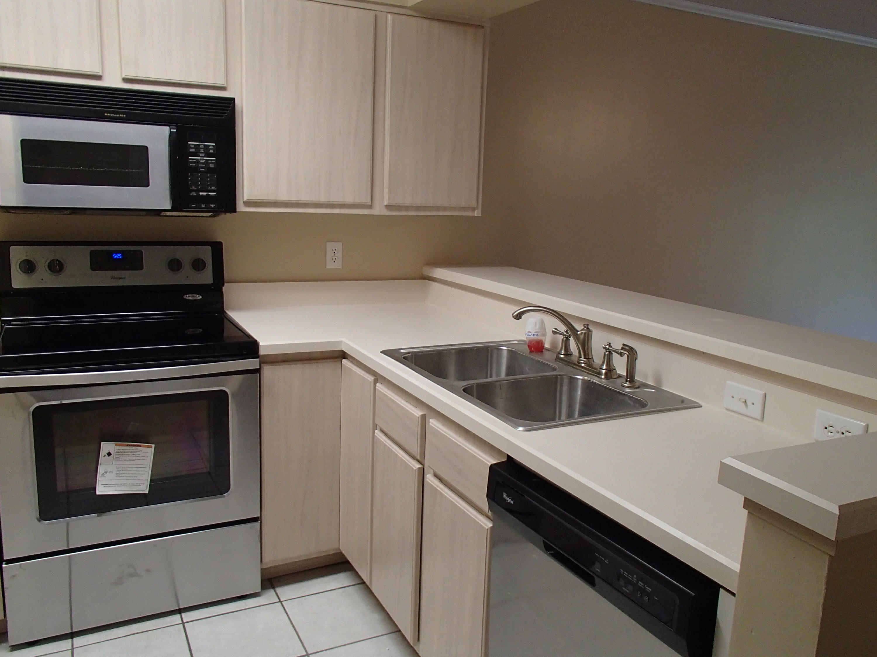 LAKESIDE CONDO AT BLUEWATER BAY - Residential