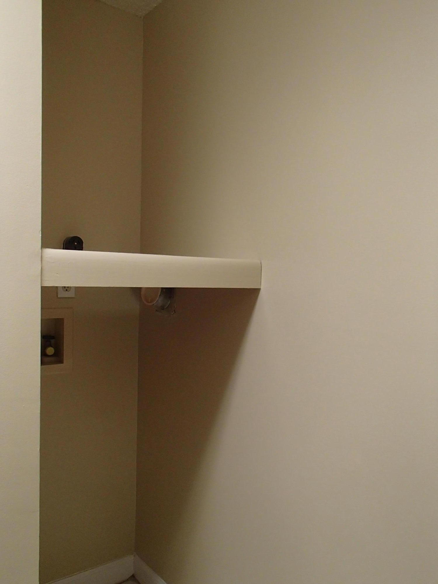 LAKESIDE CONDO AT BLUEWATER BAY - Residential