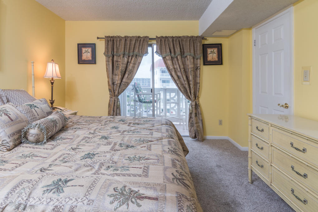 EL MATADOR CONDO - Residential