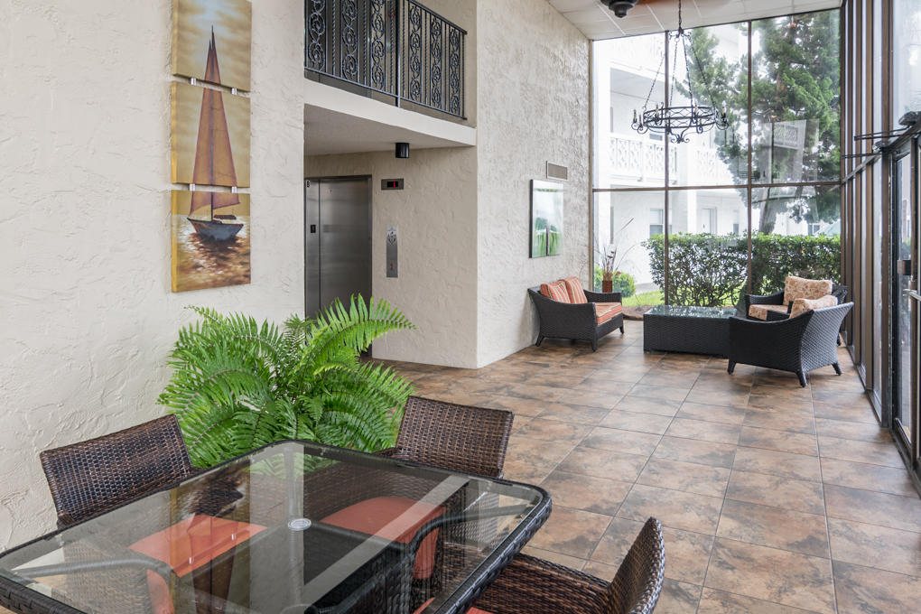 EL MATADOR CONDO - Residential