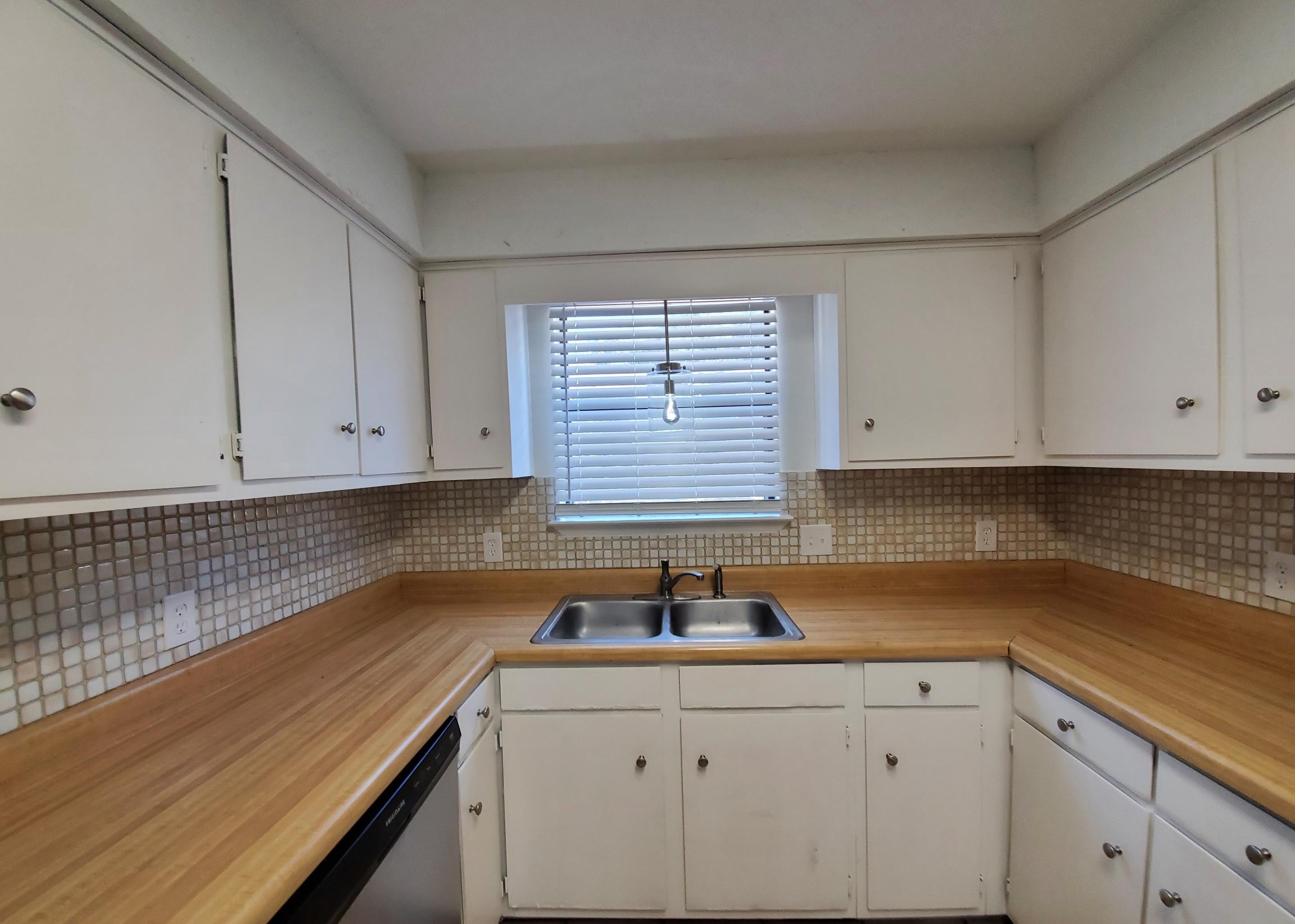 BELL-BROOK ESTATES 1ST ADDN - Residential