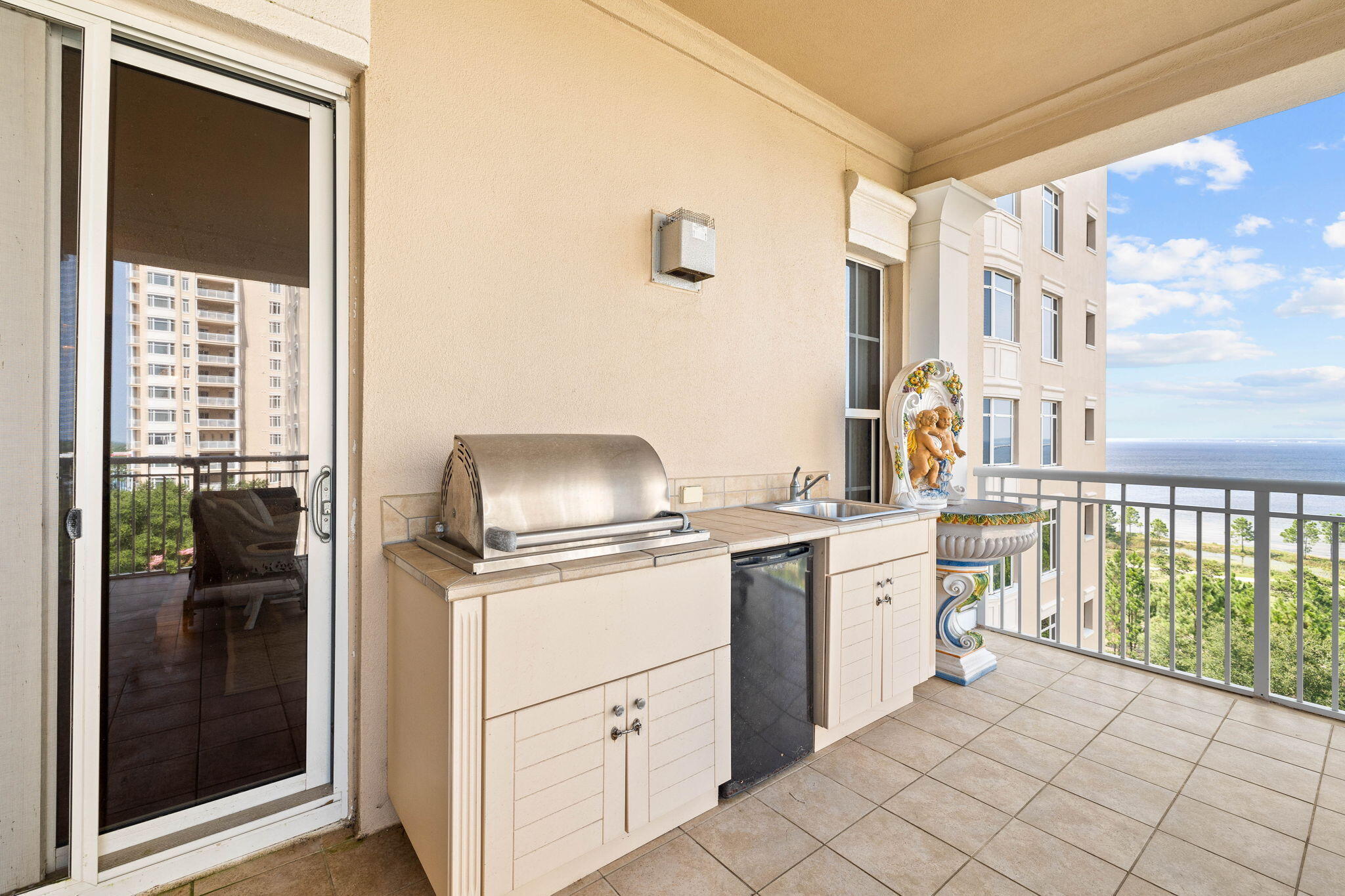 ONE WATER PLACE - Residential