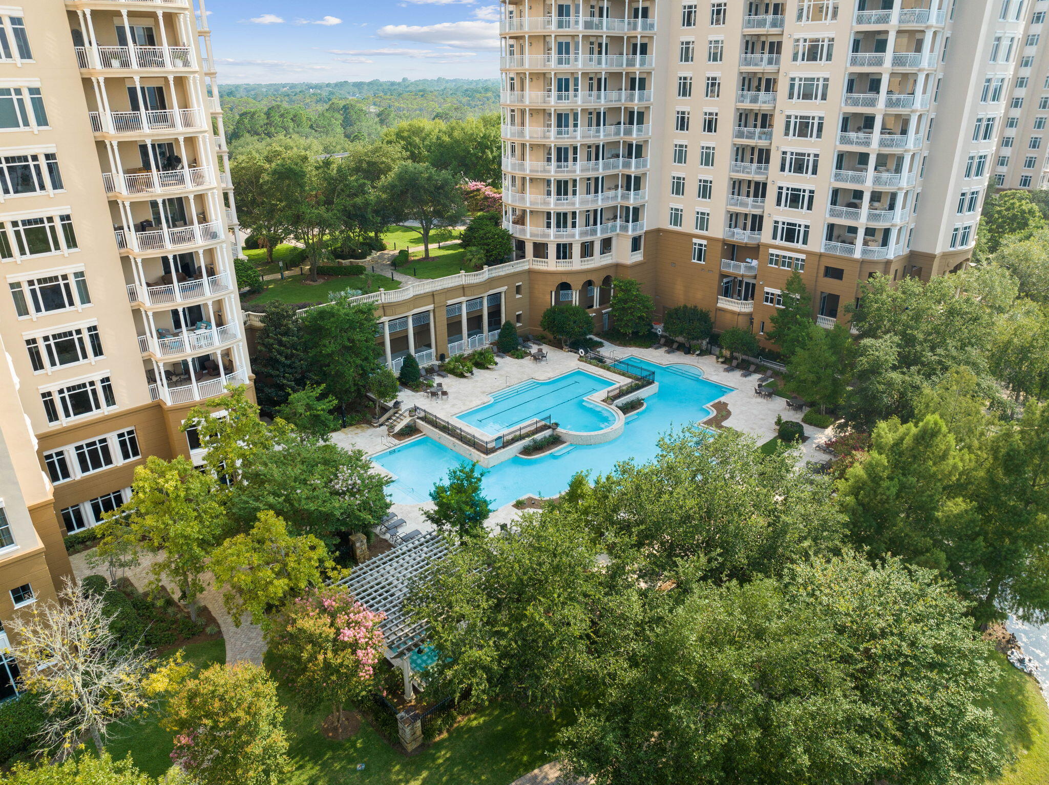 ONE WATER PLACE - Residential