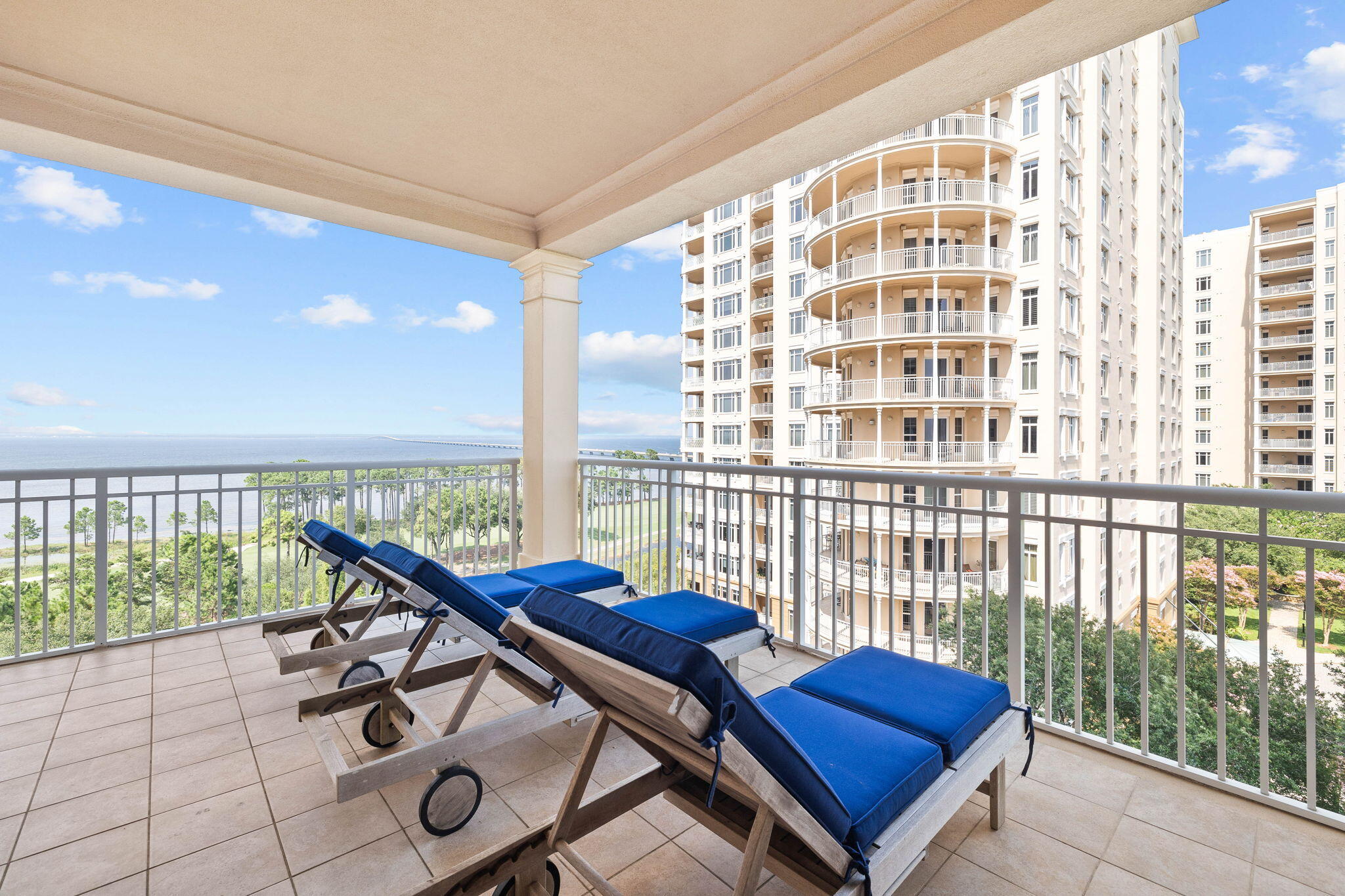 ONE WATER PLACE - Residential