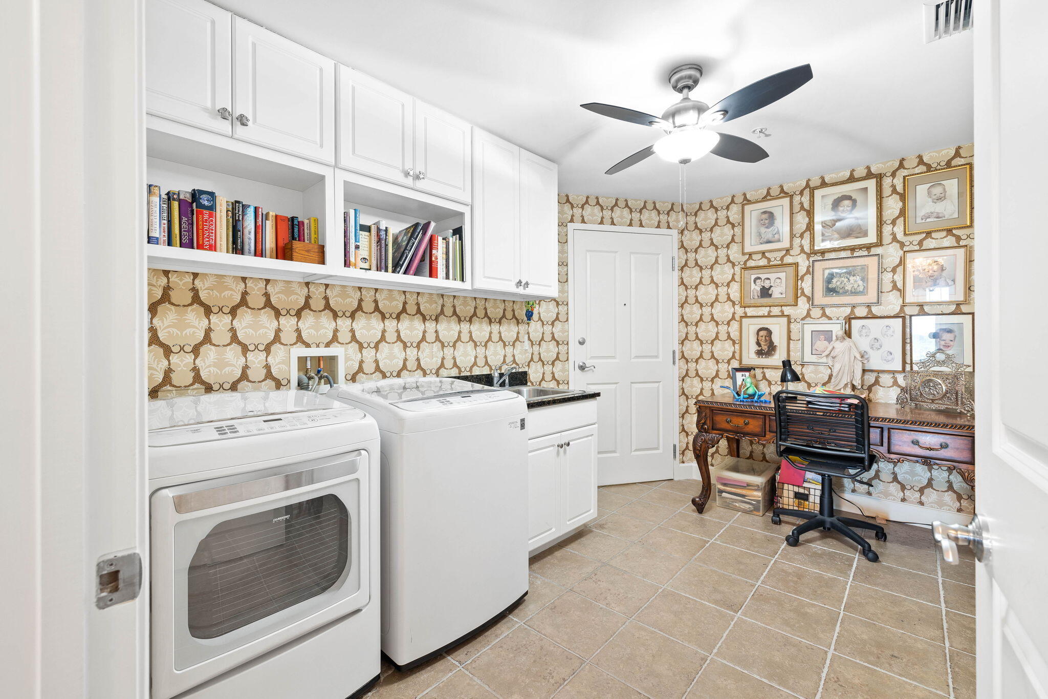 ONE WATER PLACE - Residential