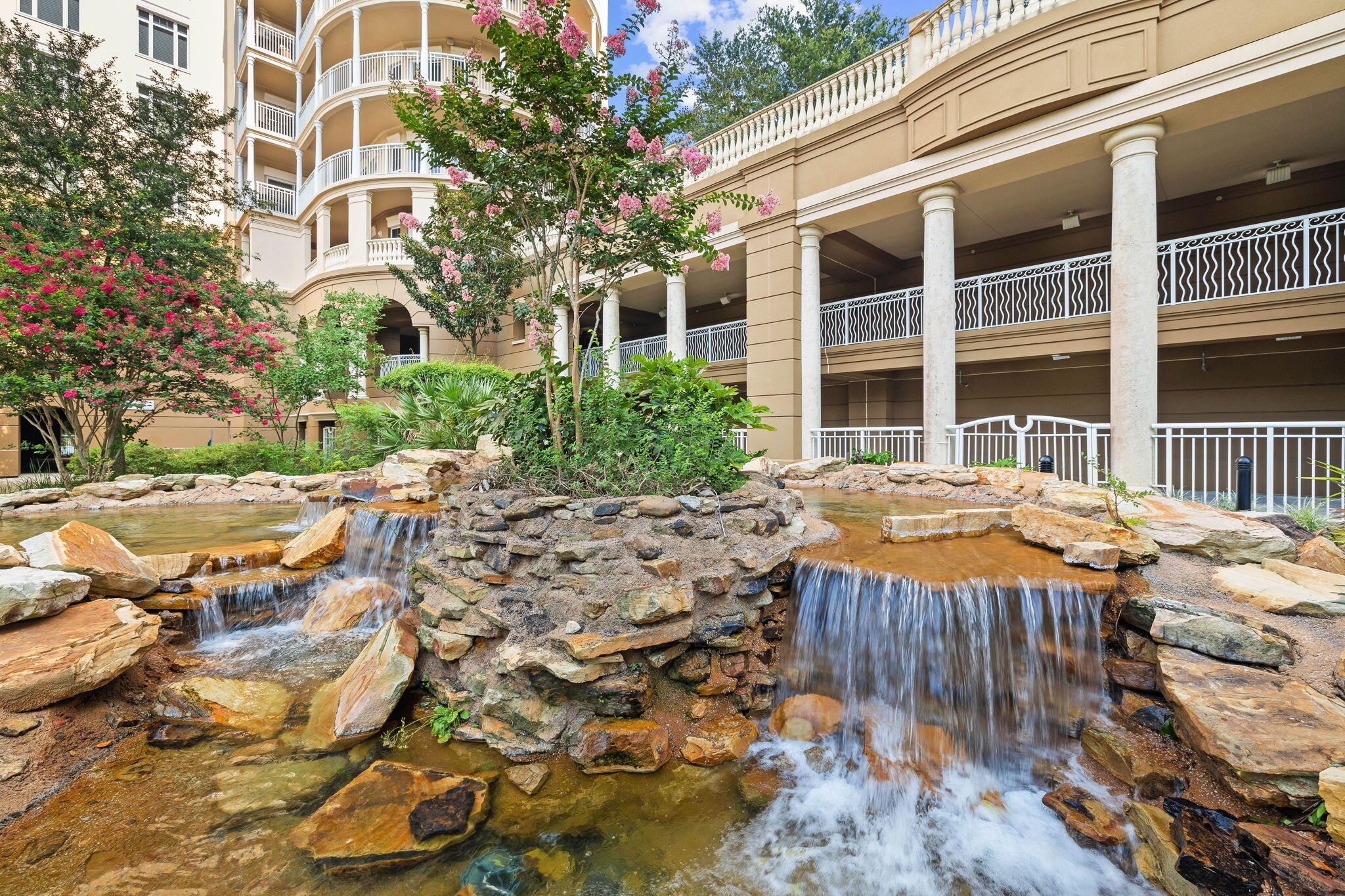 ONE WATER PLACE - Residential