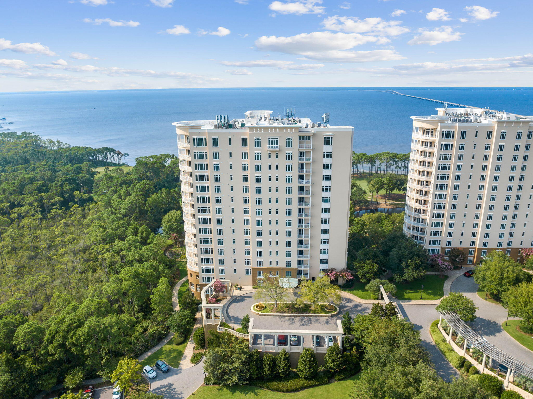 ONE WATER PLACE - Residential