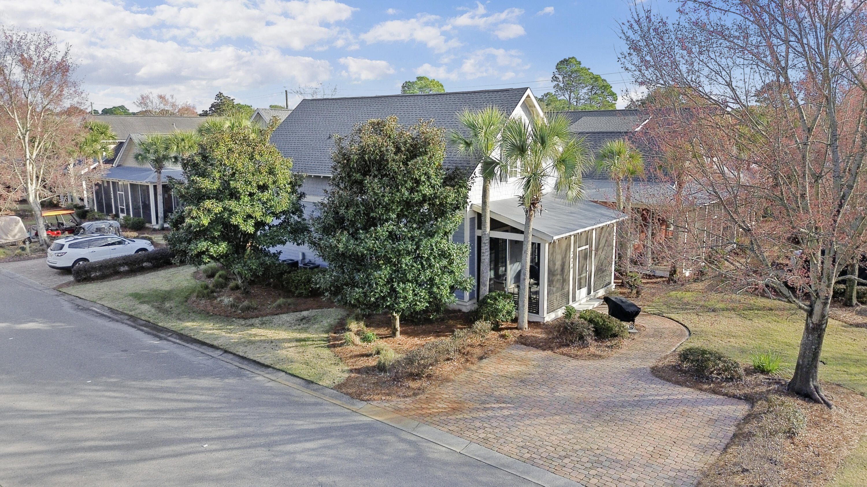 BUNGALOS AT SANDESTIN - Residential