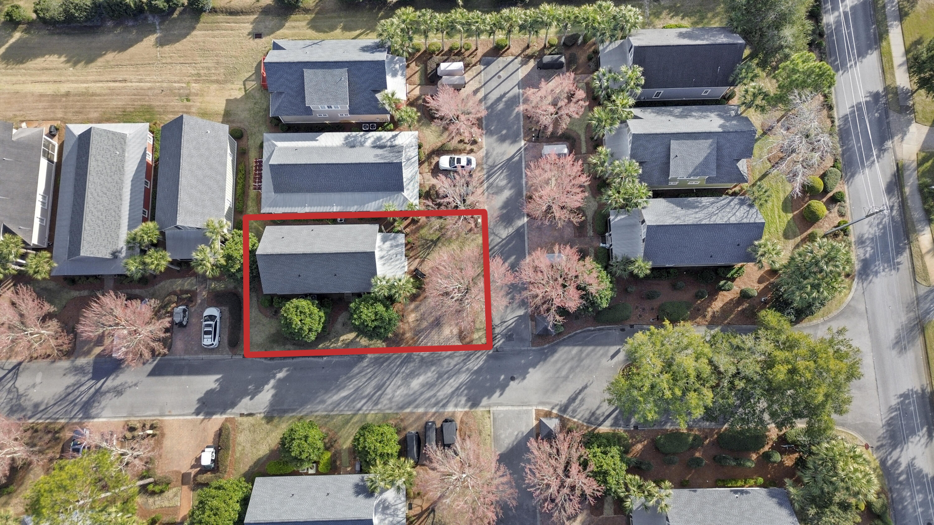 BUNGALOS AT SANDESTIN - Residential