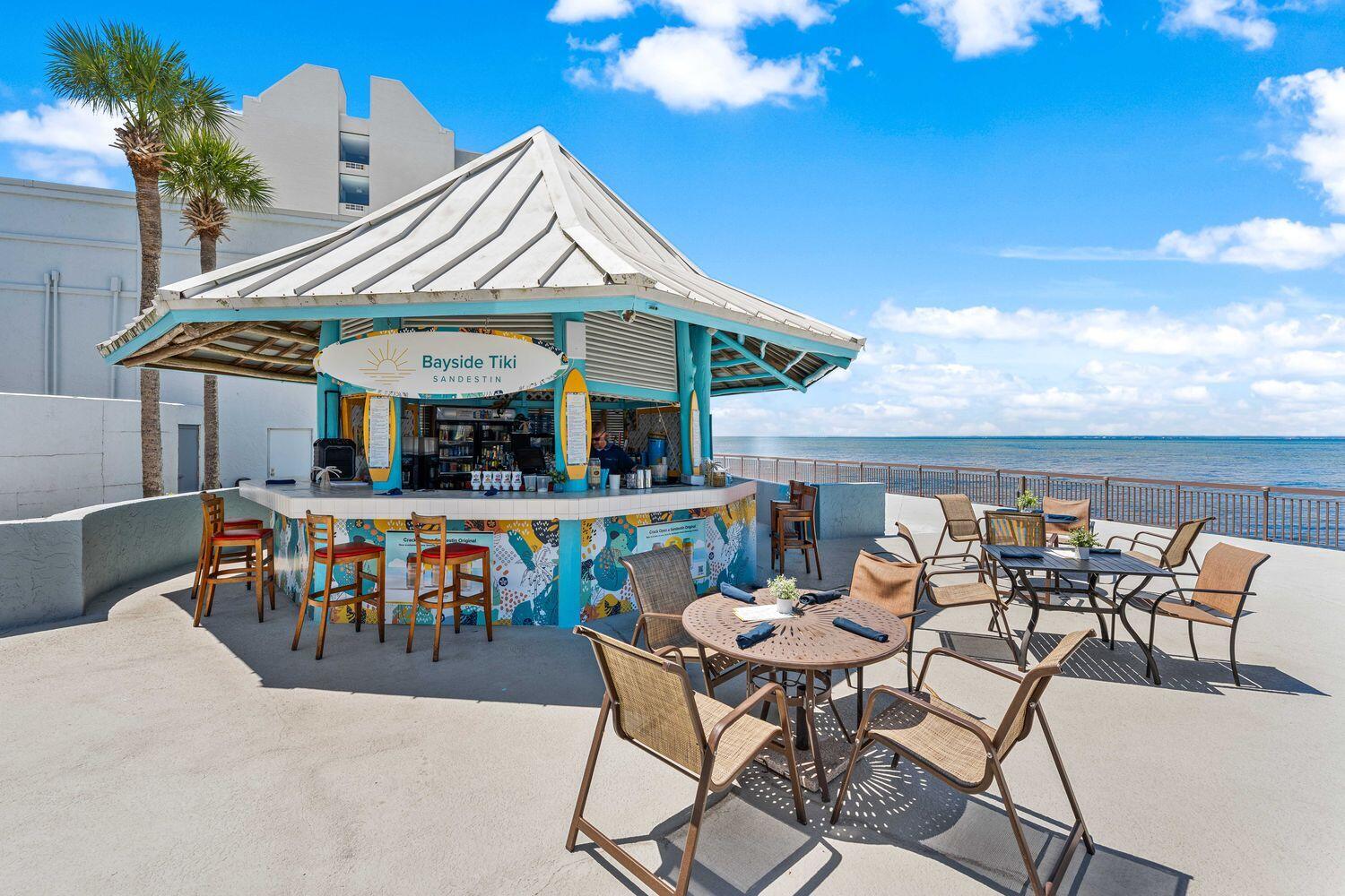 BUNGALOS AT SANDESTIN - Residential