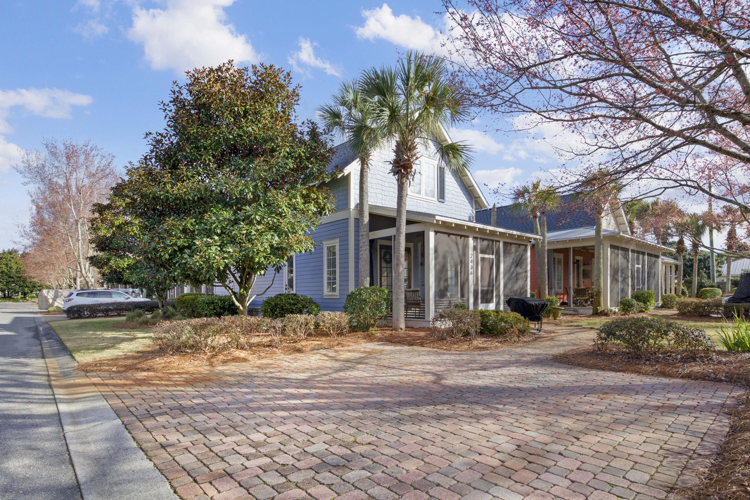 BUNGALOS AT SANDESTIN - Residential