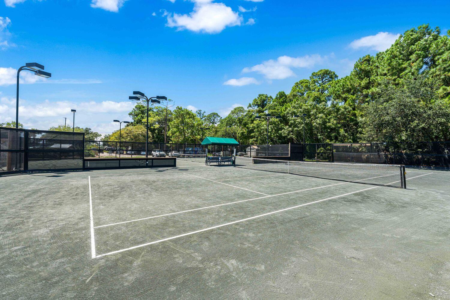BUNGALOS AT SANDESTIN - Residential