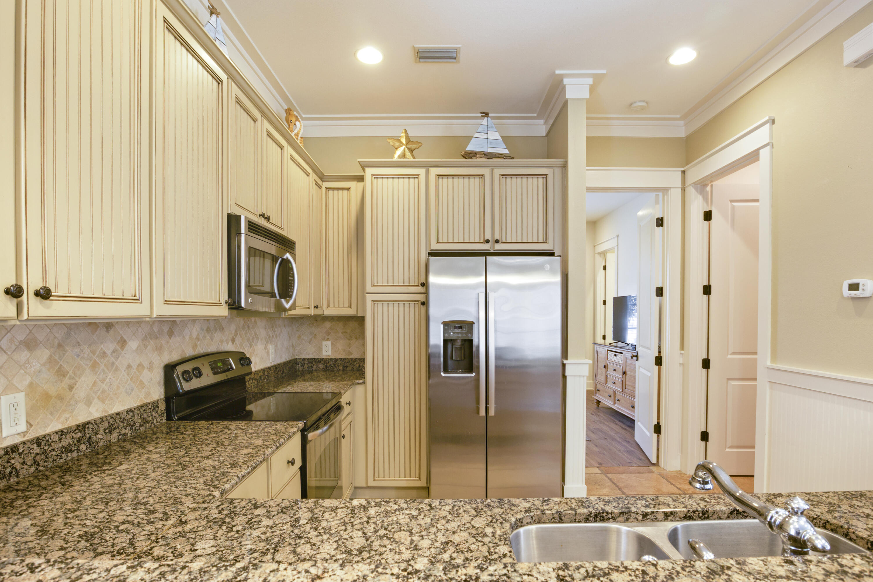 BUNGALOS AT SANDESTIN - Residential