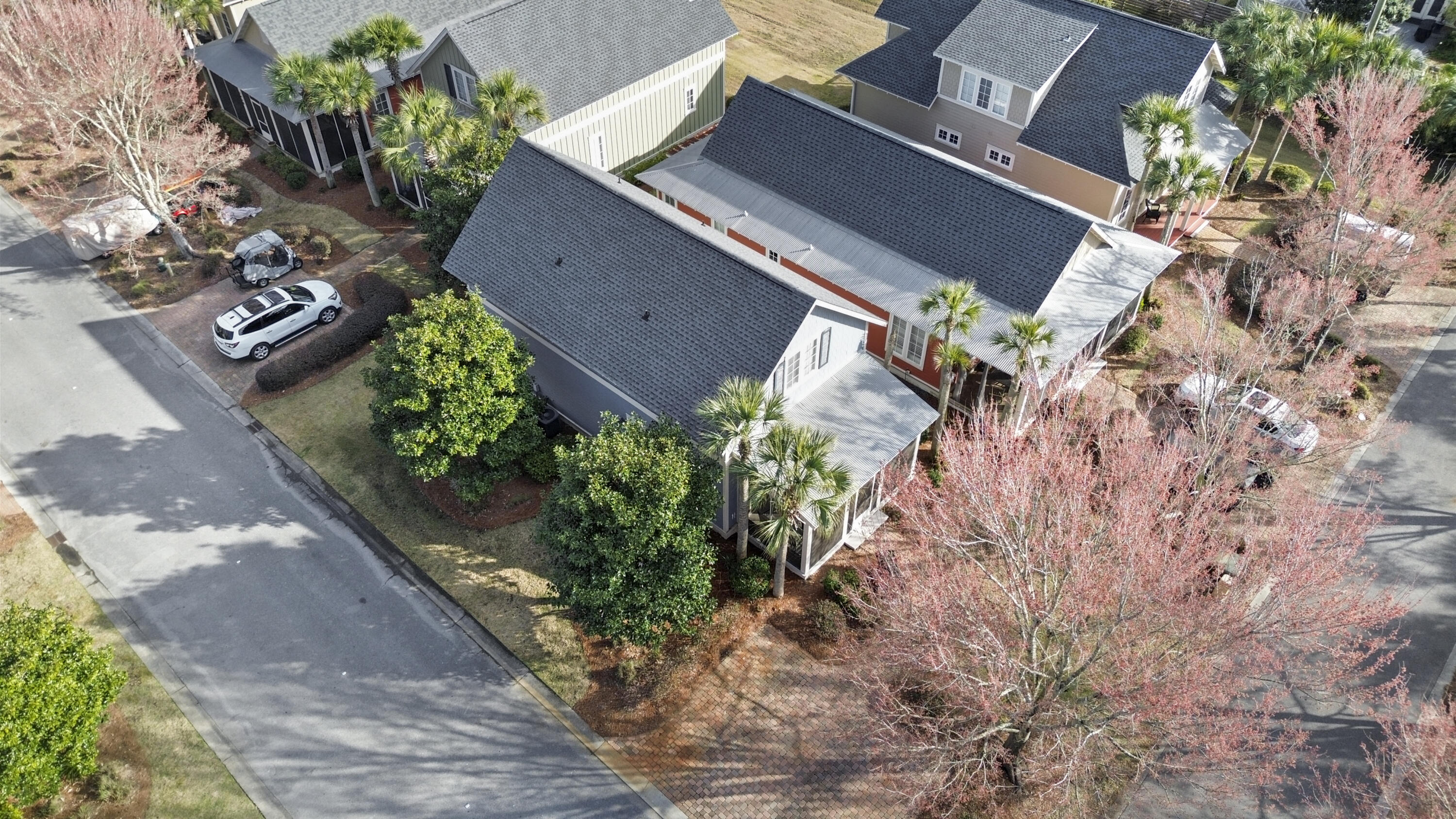 BUNGALOS AT SANDESTIN - Residential