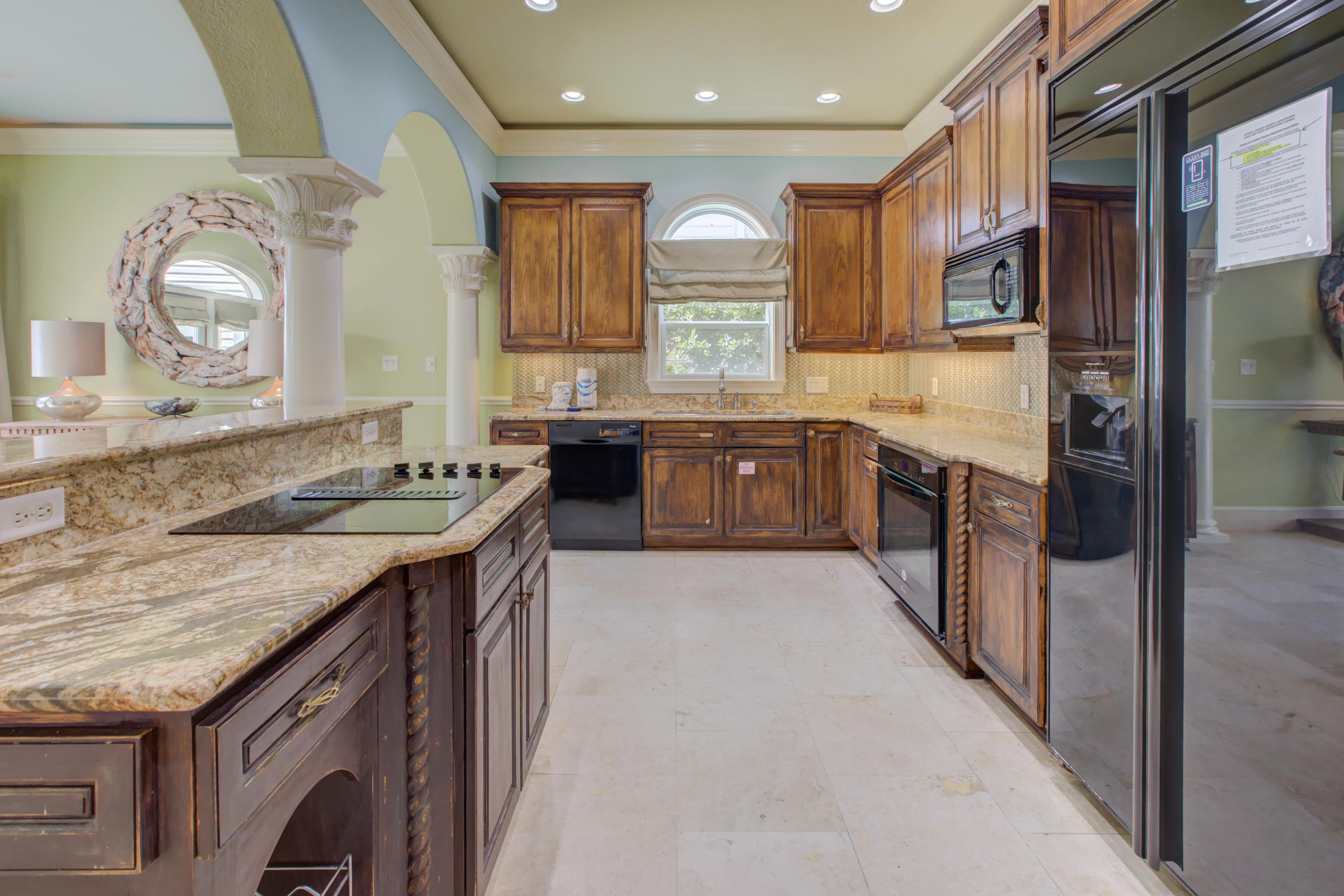 CRYSTAL SHORES - Residential