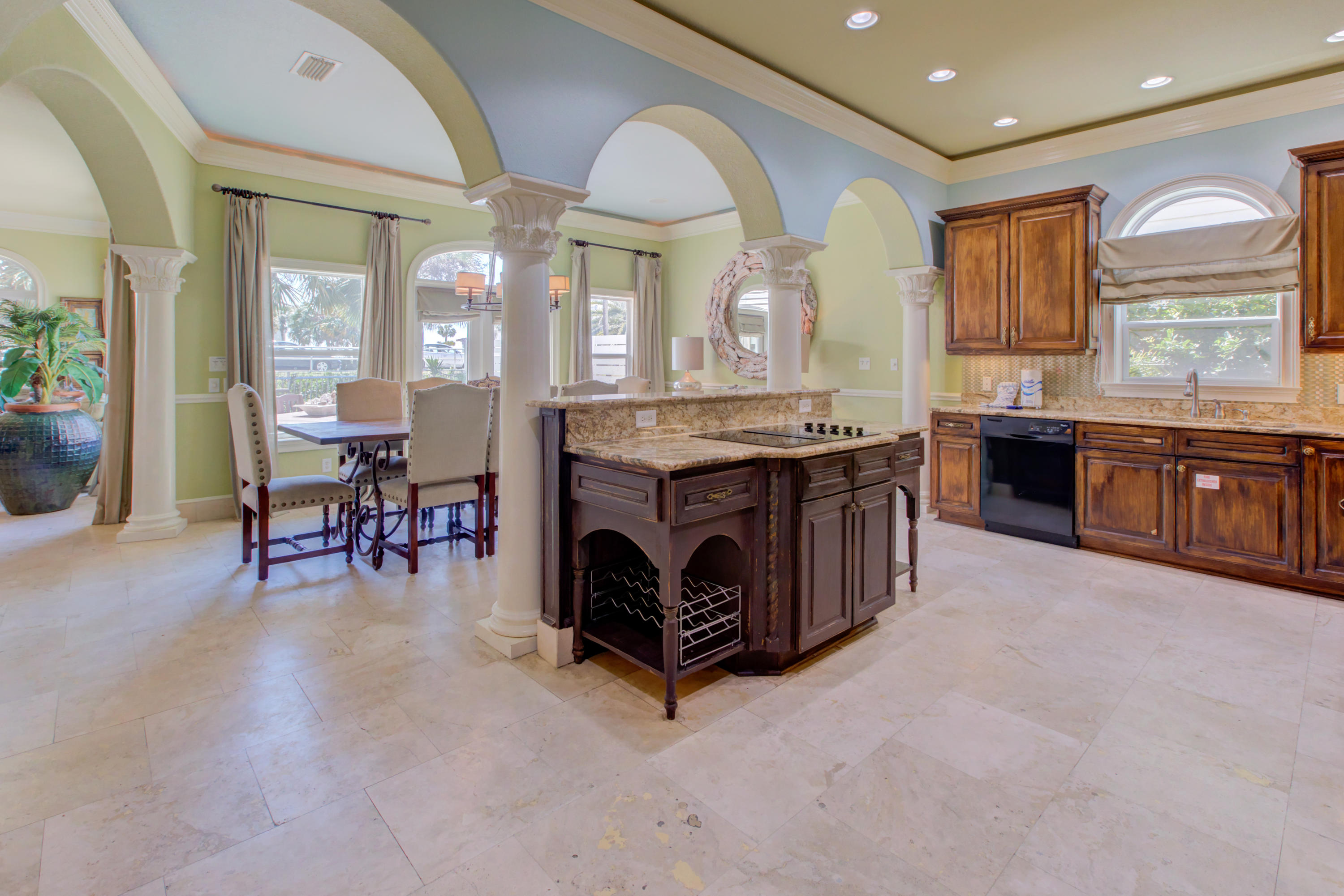 CRYSTAL SHORES - Residential